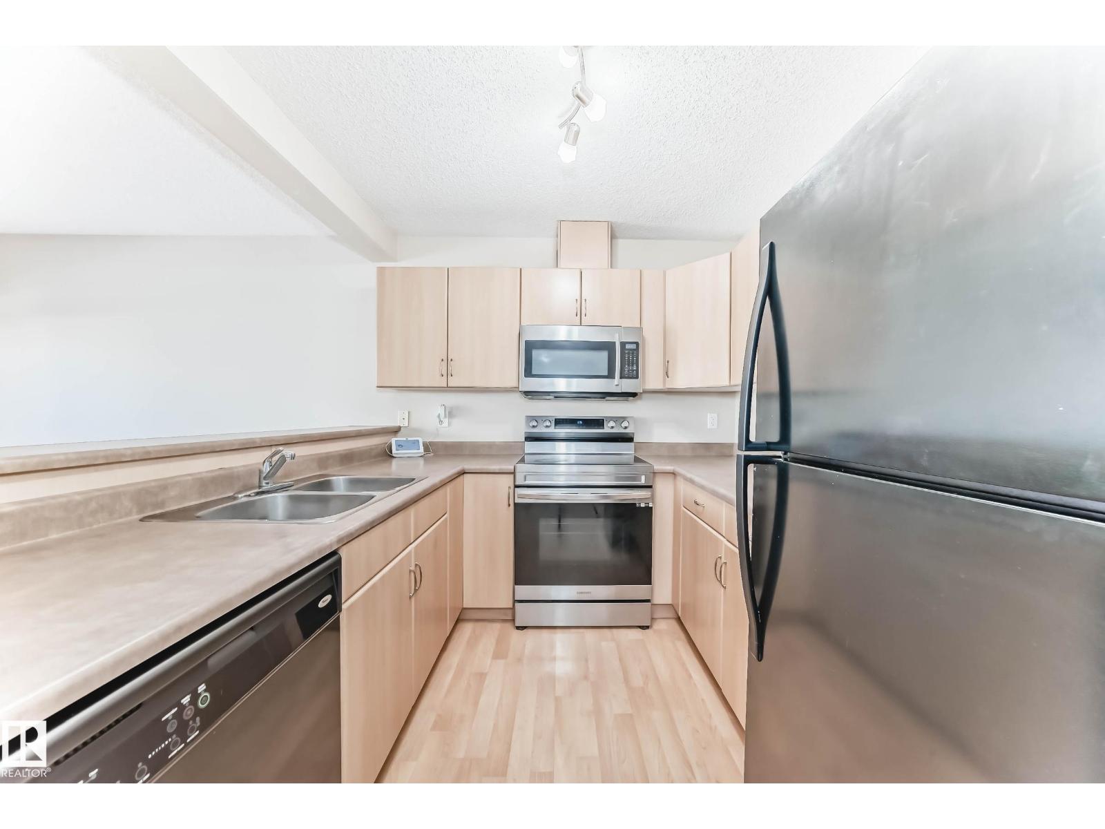5922 164 AV NW - 7