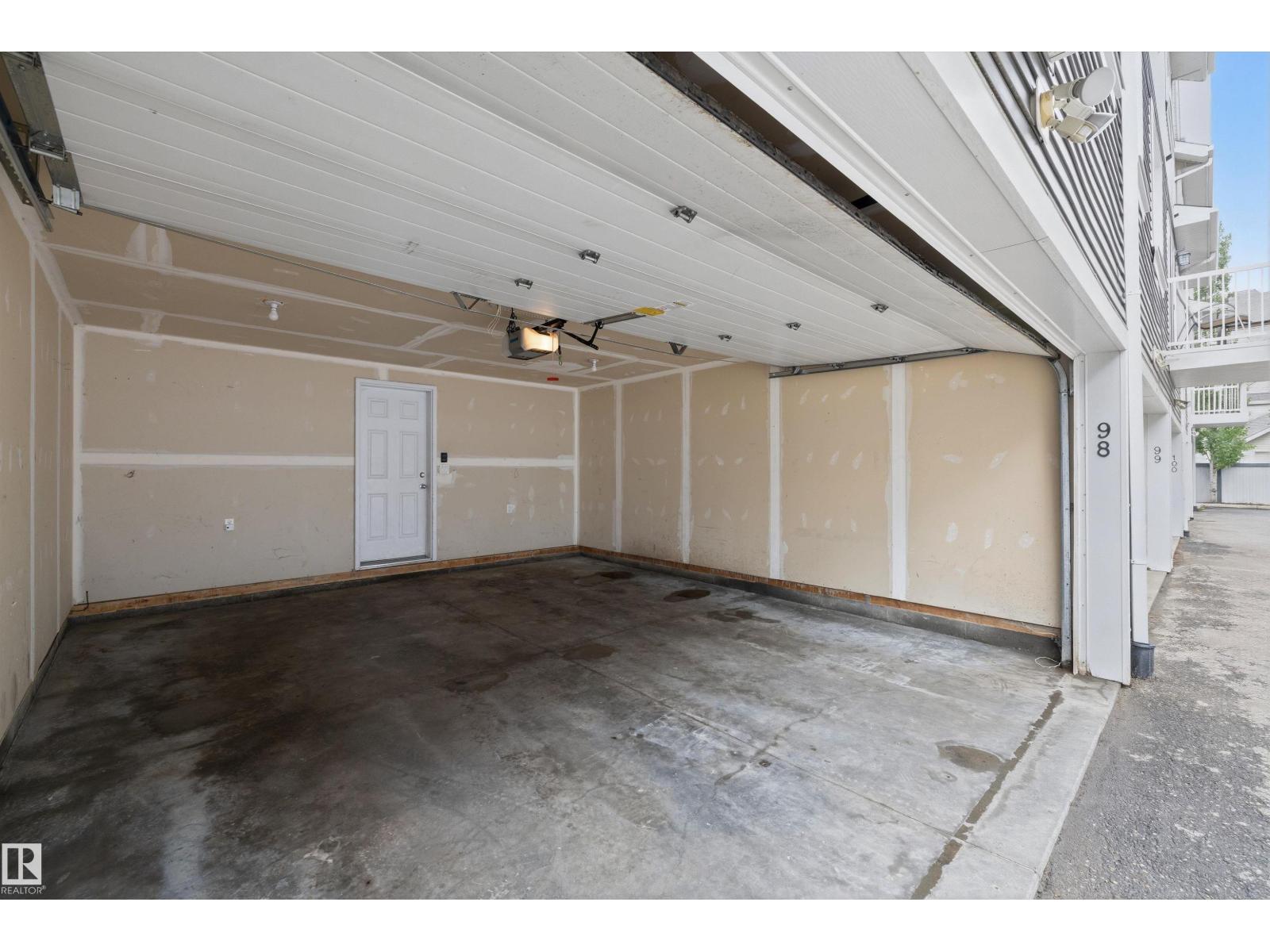 #98 4050 SAVARYN DR SW SW — photo 31
