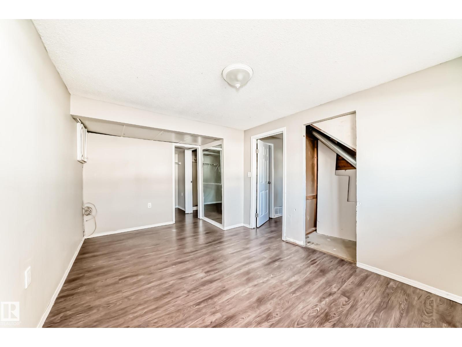 3723 63 ST NW - 32