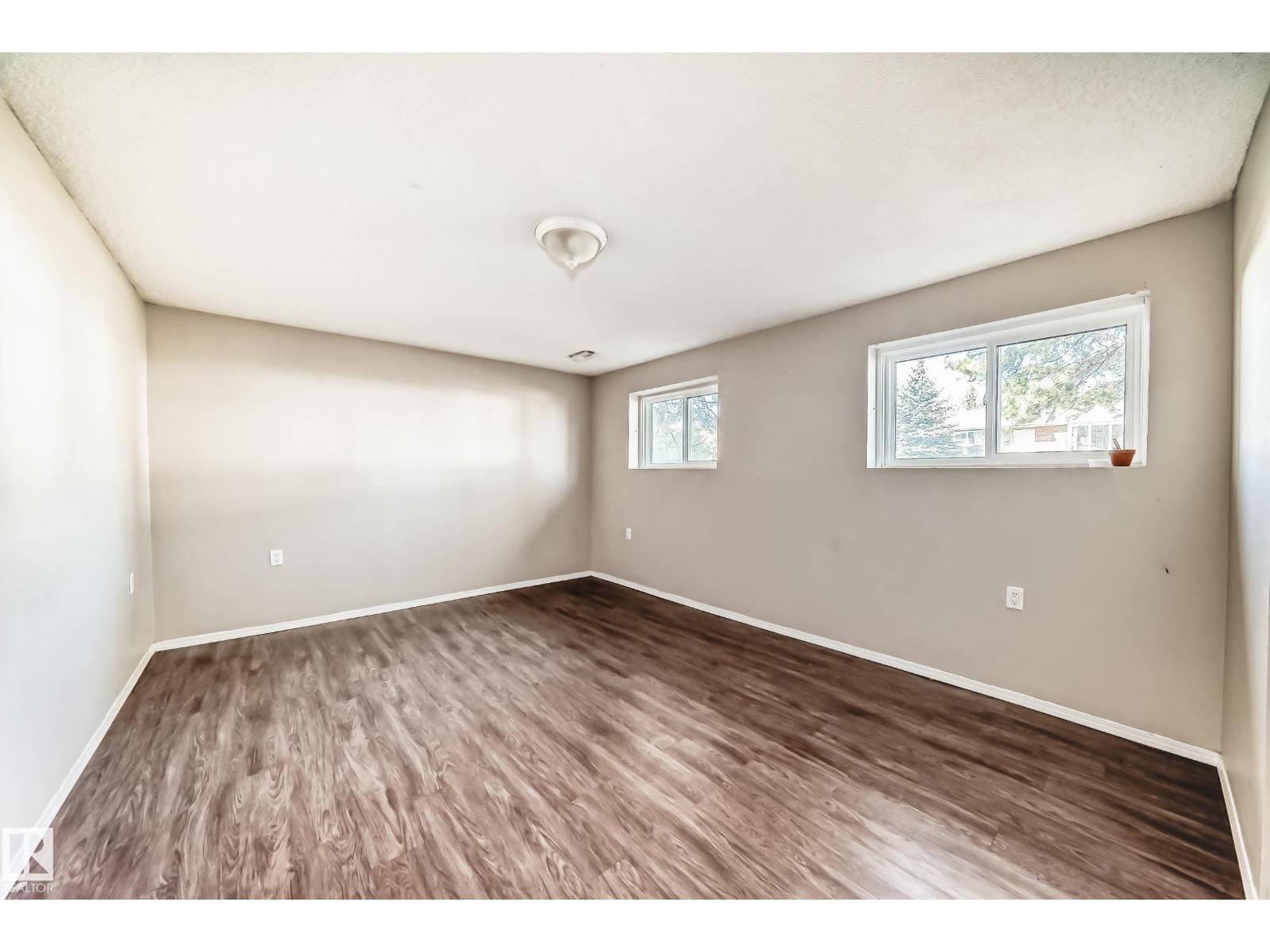 3723 63 ST NW - 29