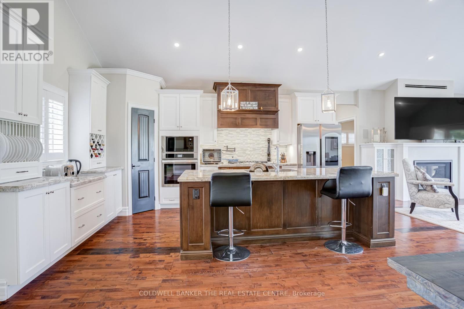 676600 CENTRE ROAD - 10