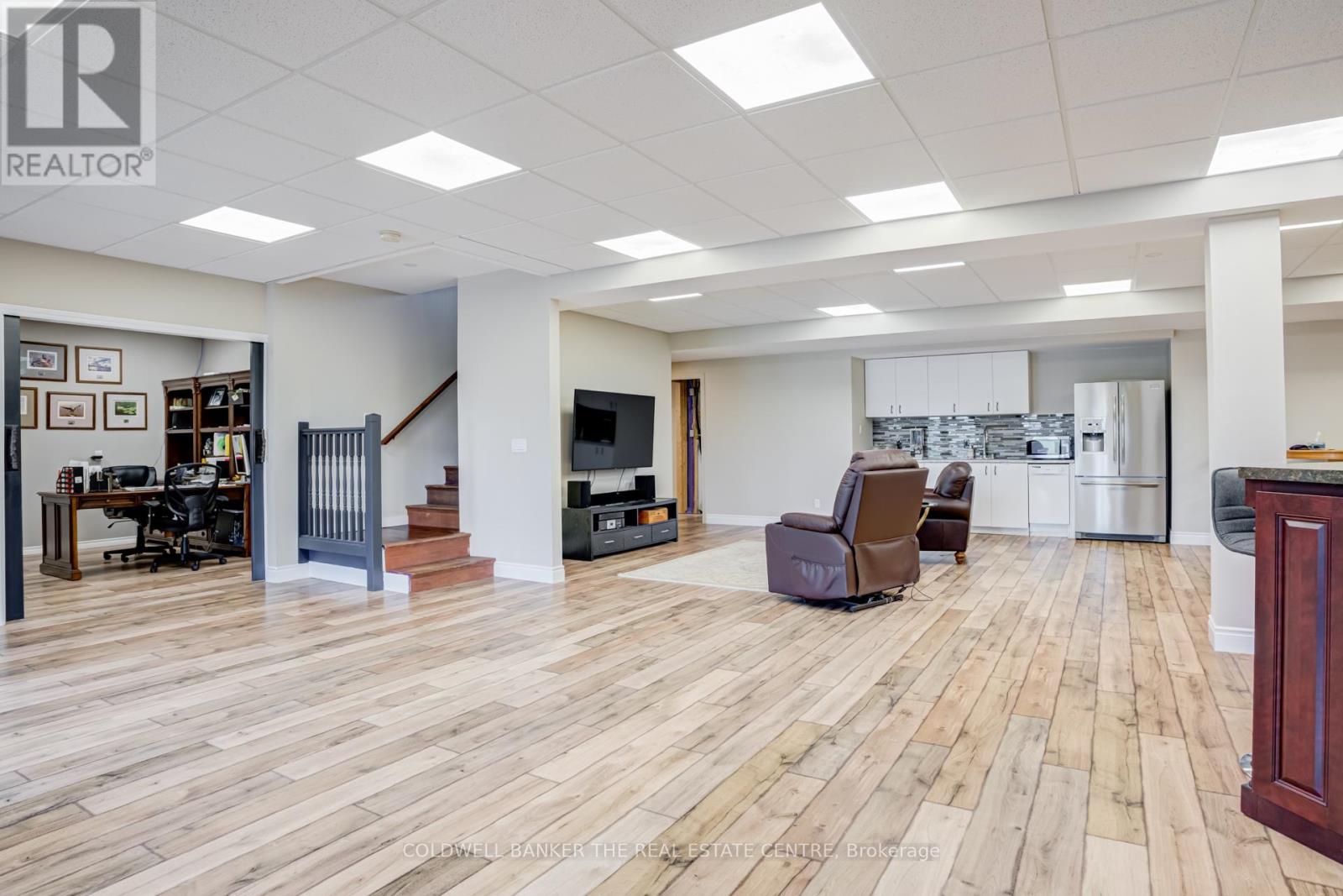676600 CENTRE ROAD - 28