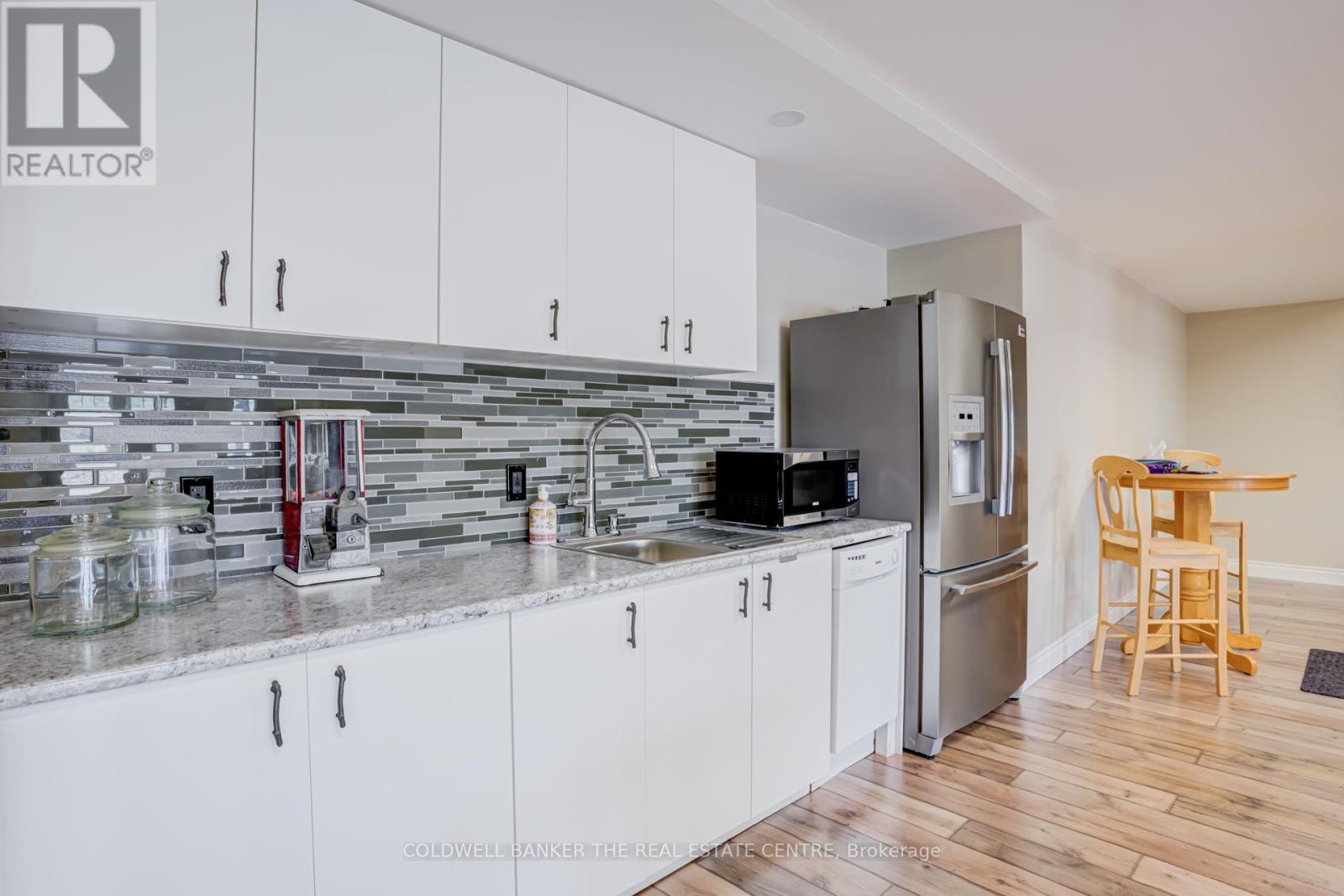 676600 CENTRE ROAD - 29