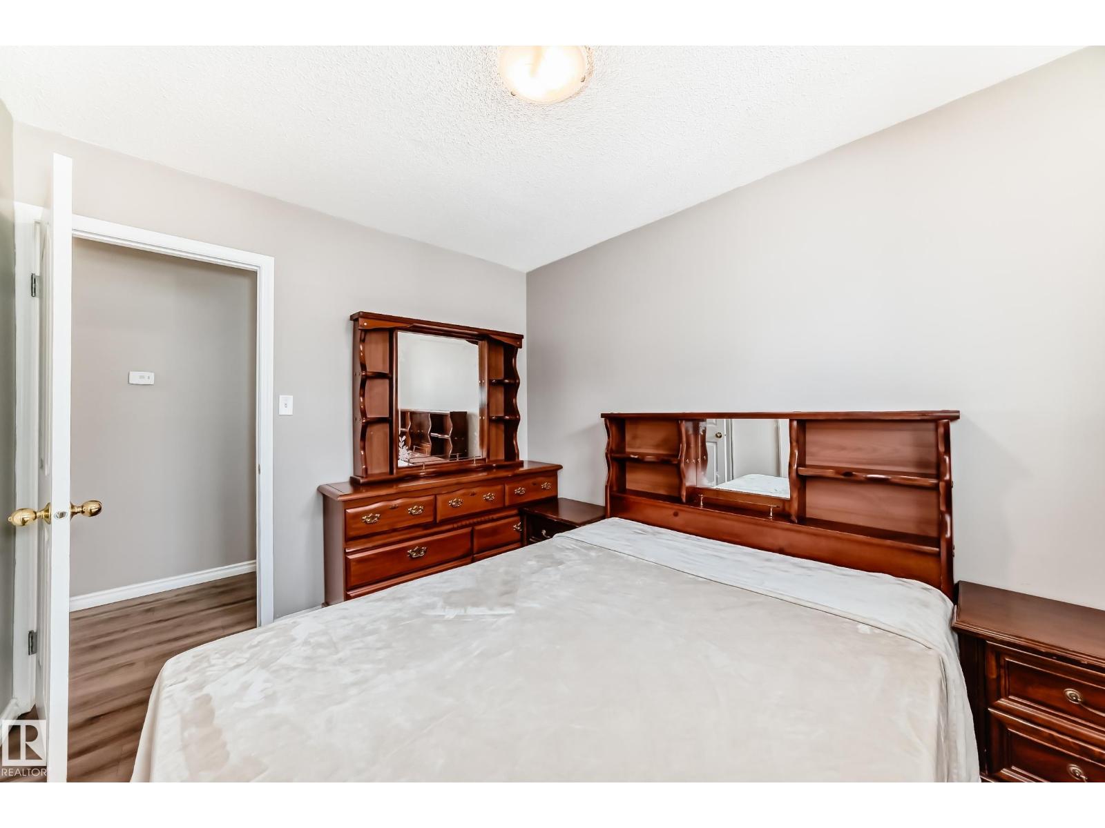 13911 23 ST NW - 28