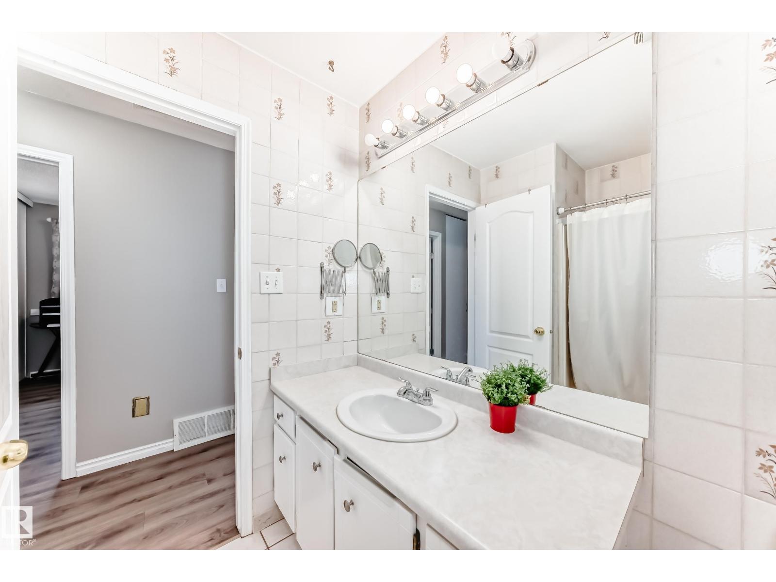 13911 23 ST NW - 33