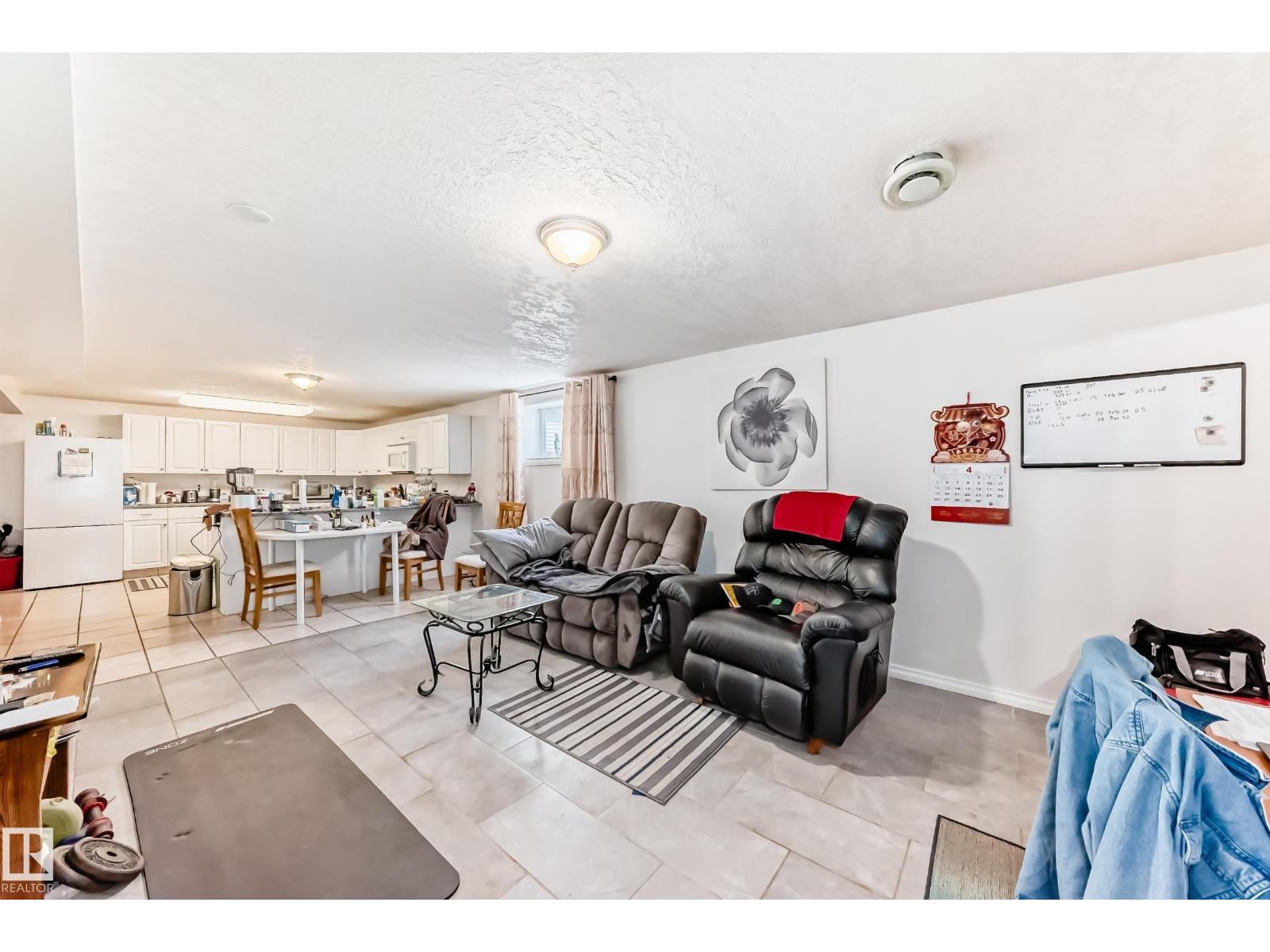 13911 23 ST NW - 49