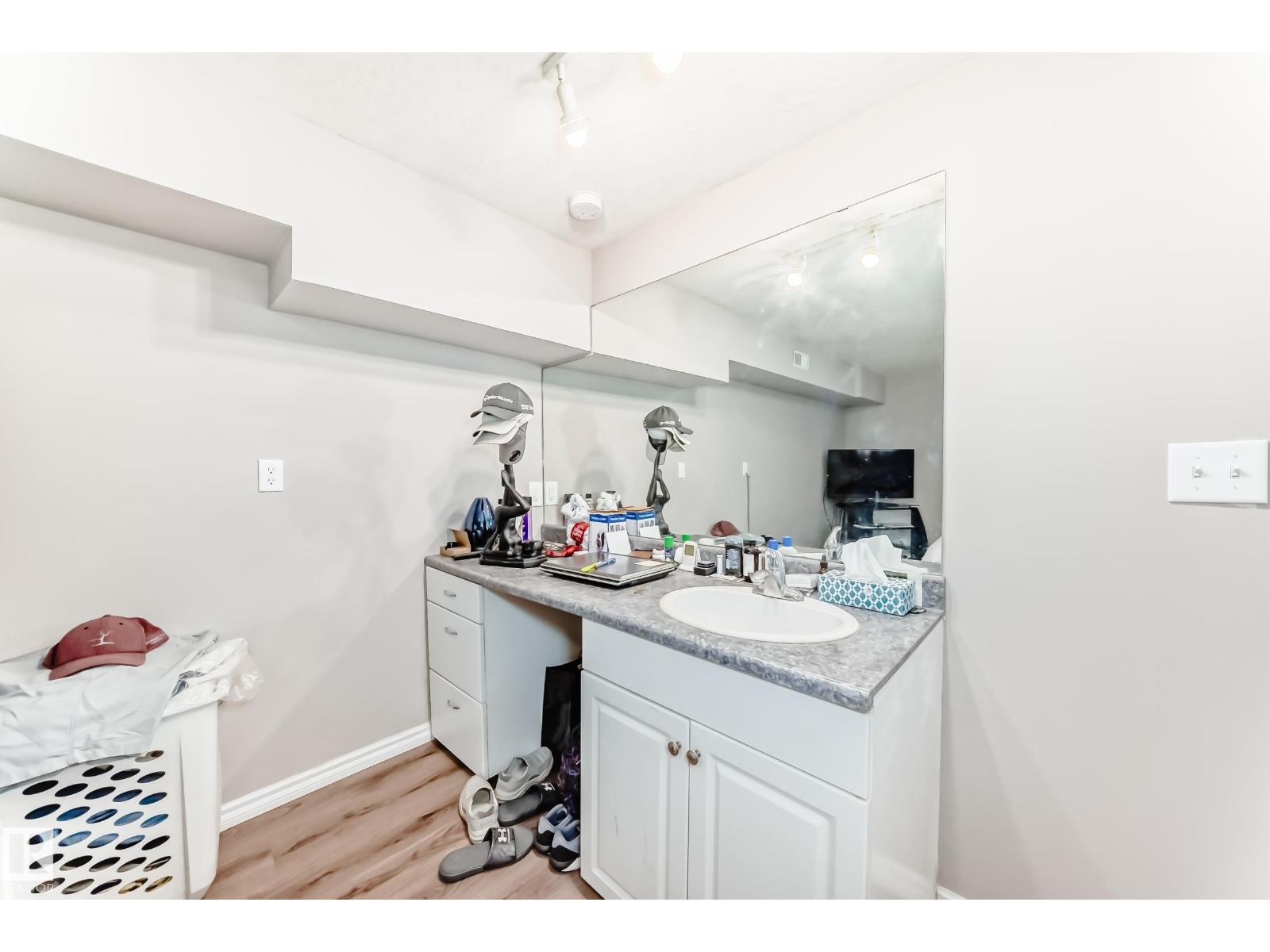 13911 23 ST NW - 52