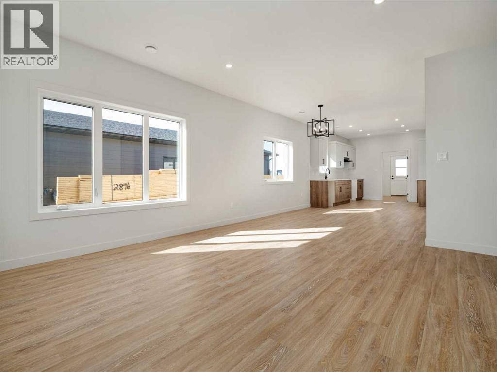 7042 48 Street - 8