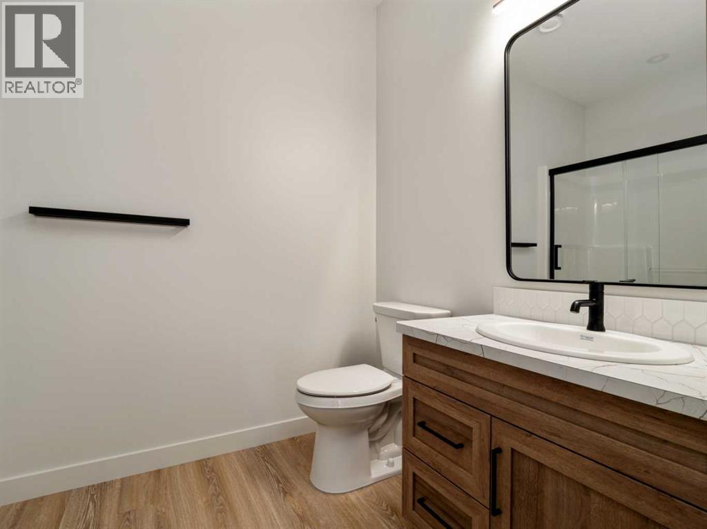 7042 48 Street - 35