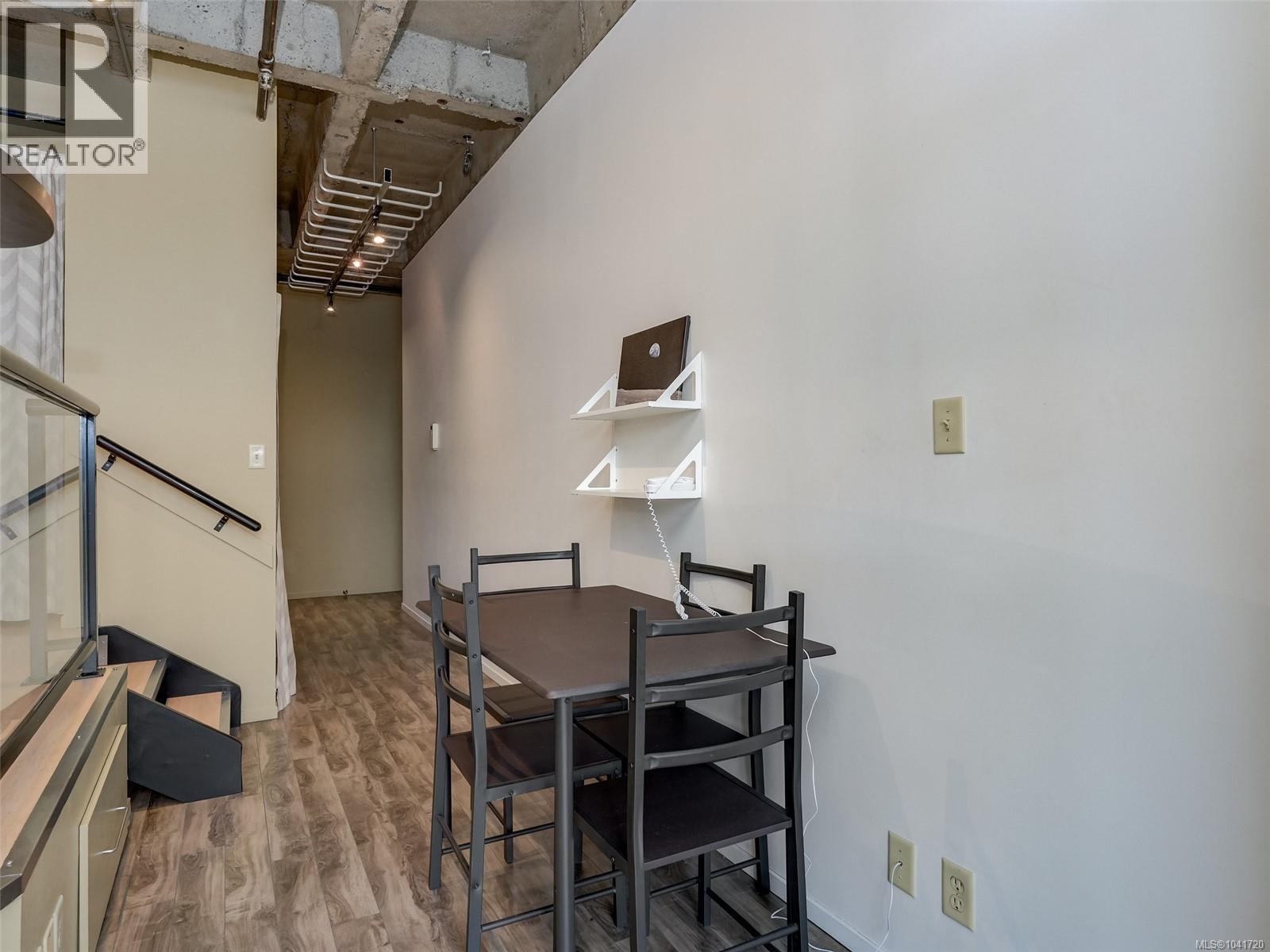 #315 1061 Fort St - 12