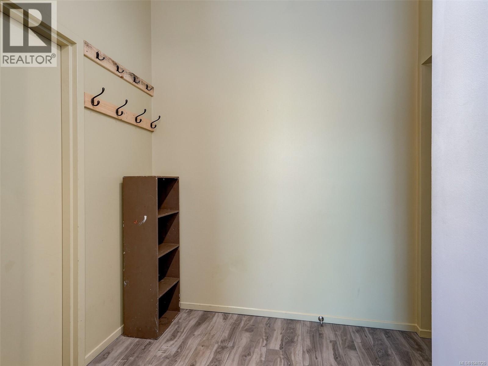 #315 1061 Fort St - 5