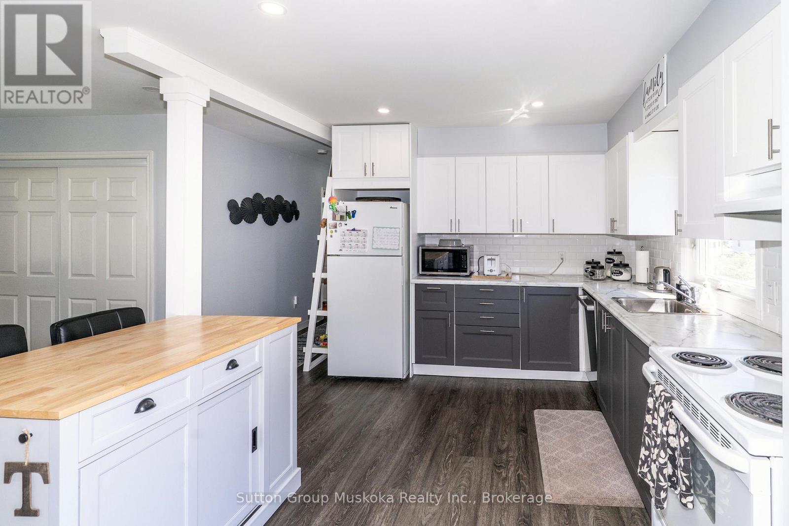 146 SIMPSON STREET - 16