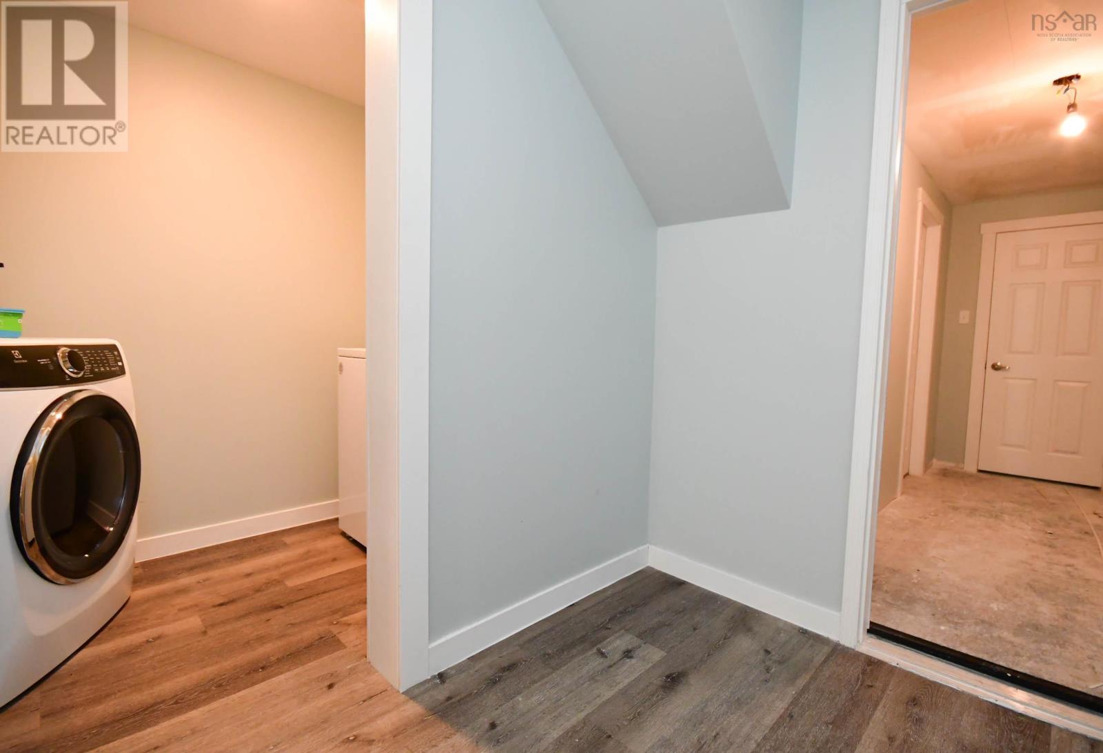 184 Lockview Road - 13