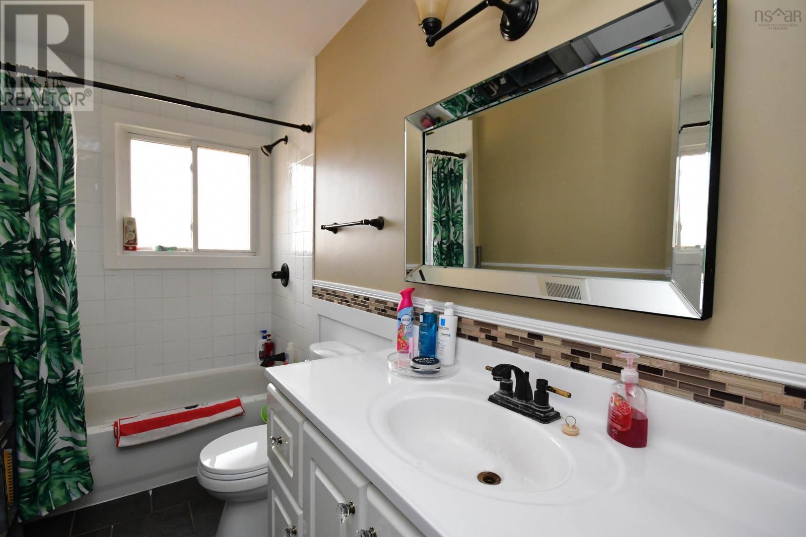 184 Lockview Road - 24