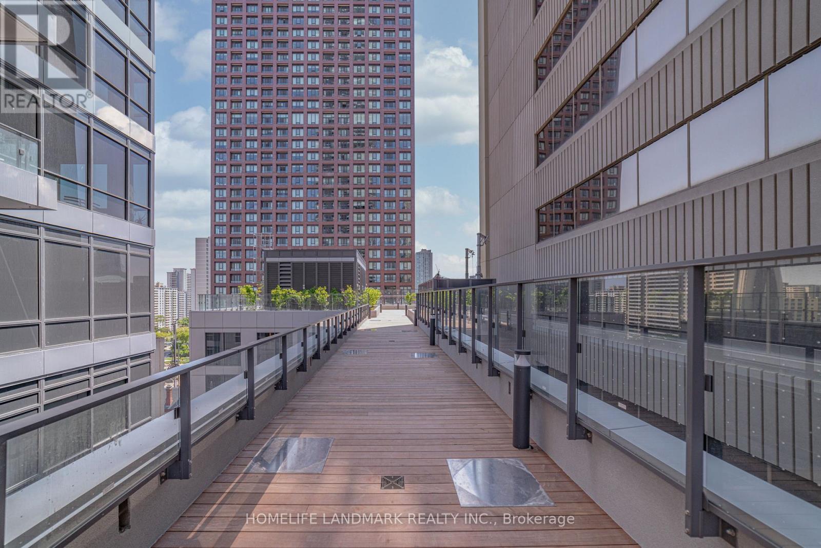 #5001 395 BLOOR STREET E - 5