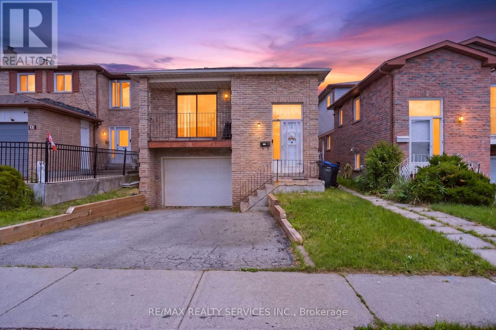 23 DAFOE CRESCENT - 1