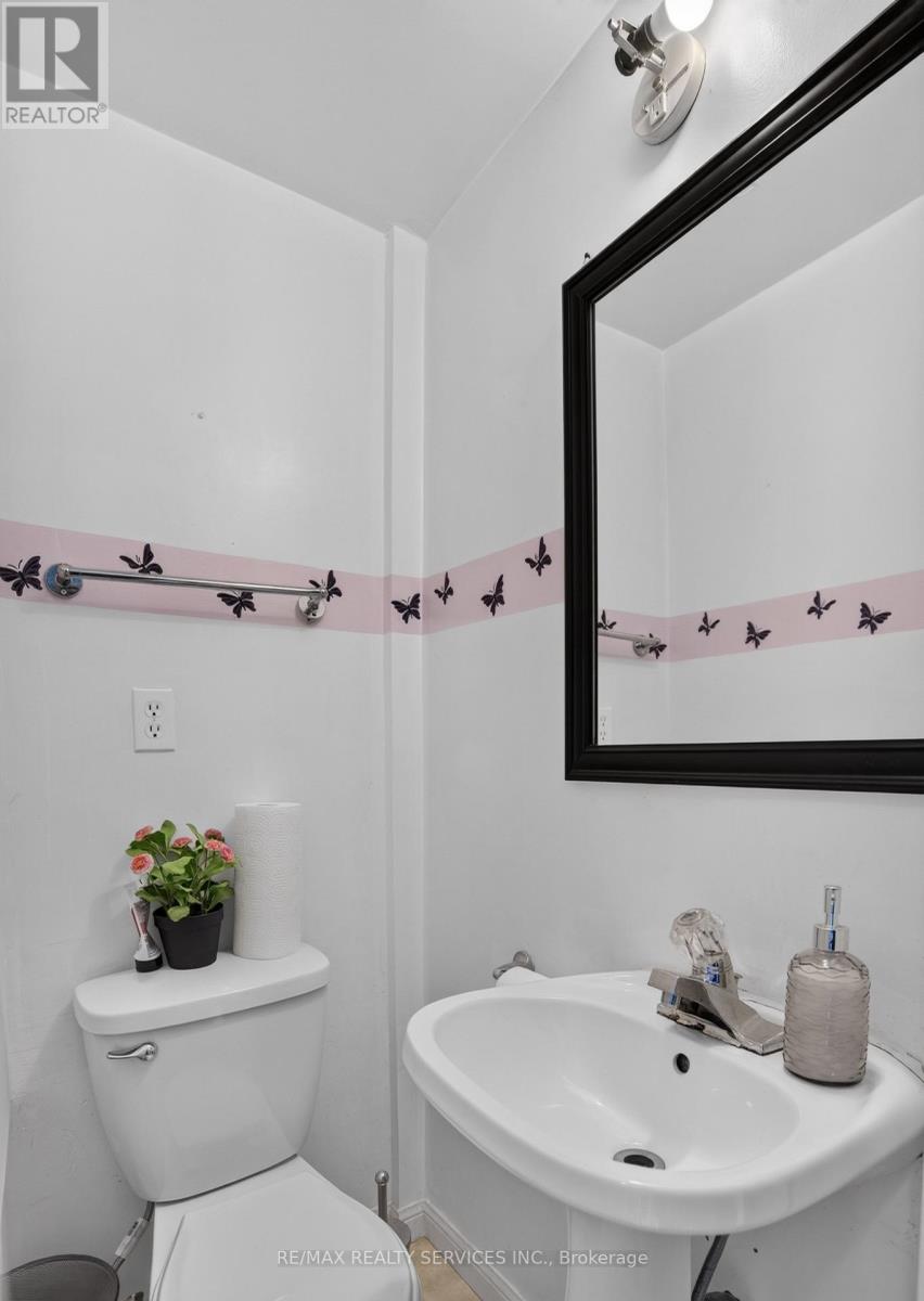 23 DAFOE CRESCENT - 18