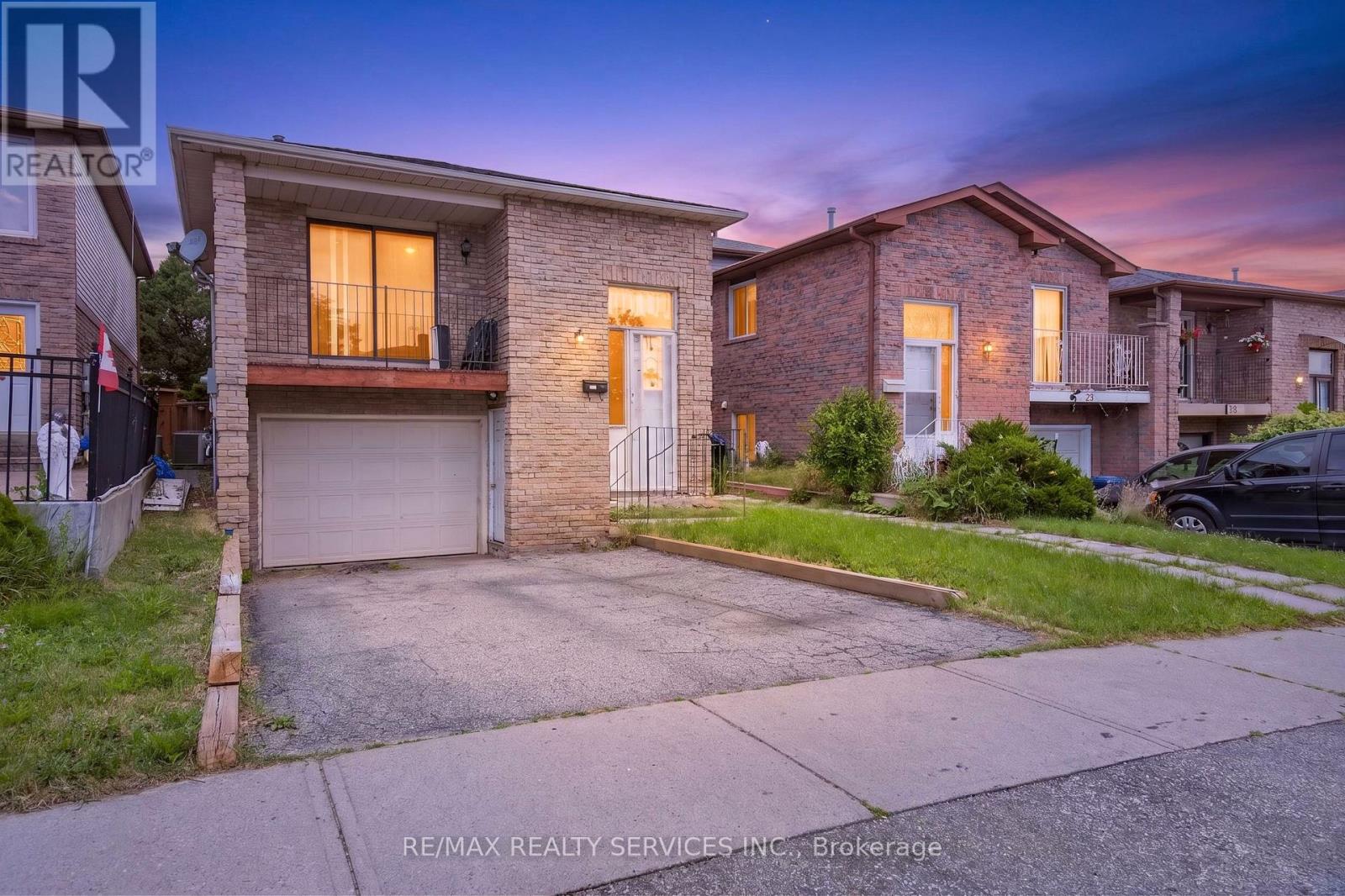 23 DAFOE CRESCENT - 2