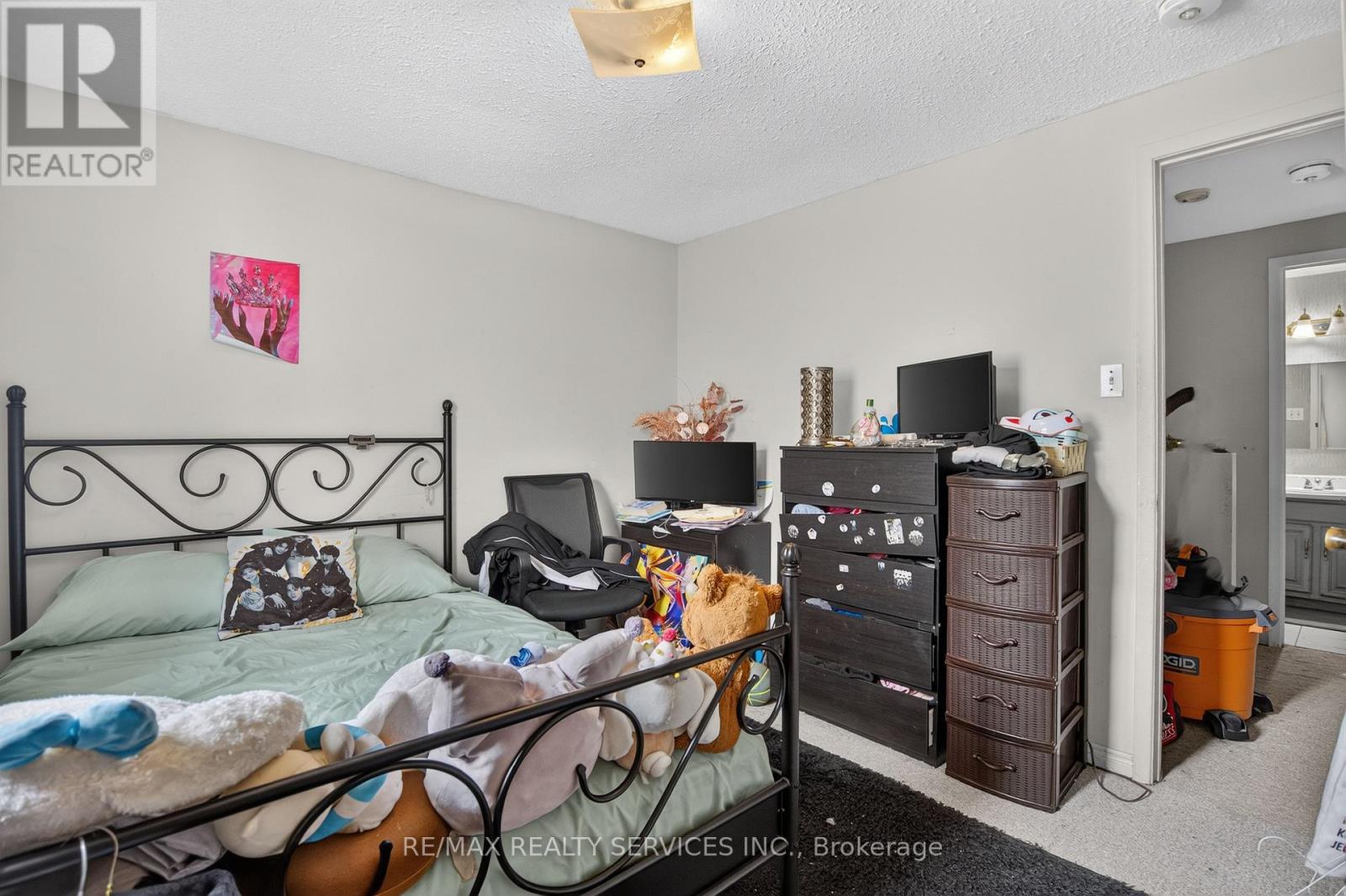 23 DAFOE CRESCENT - 22