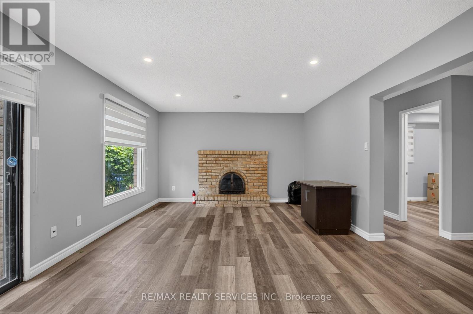 23 DAFOE CRESCENT - 29