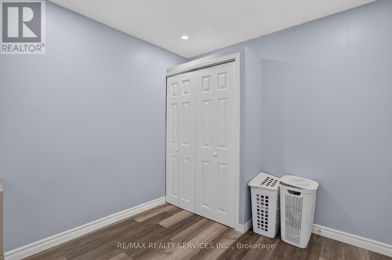 23 DAFOE CRESCENT - 33