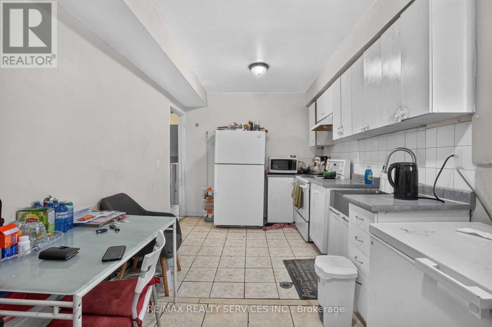 23 DAFOE CRESCENT - 37