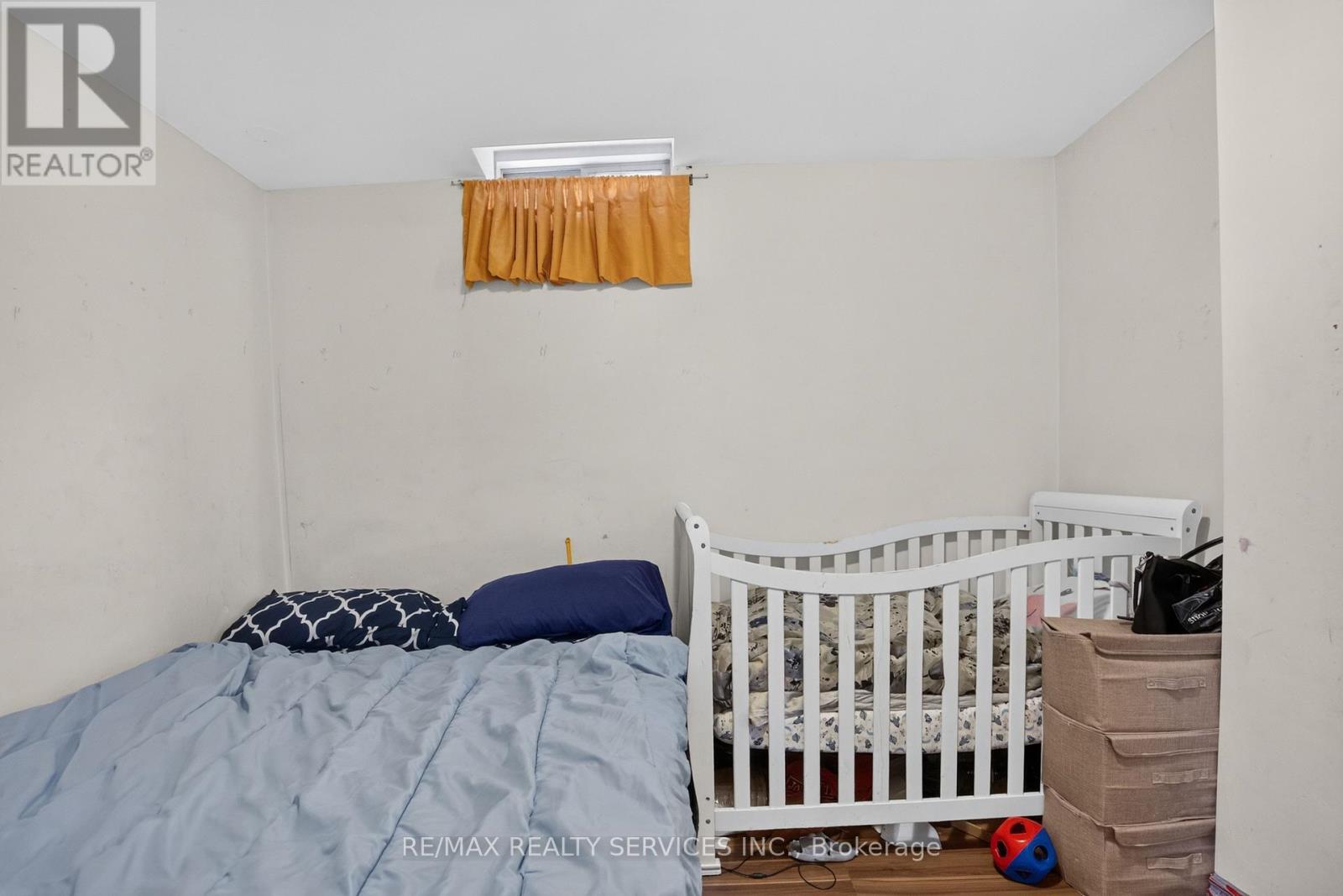 23 DAFOE CRESCENT - 43