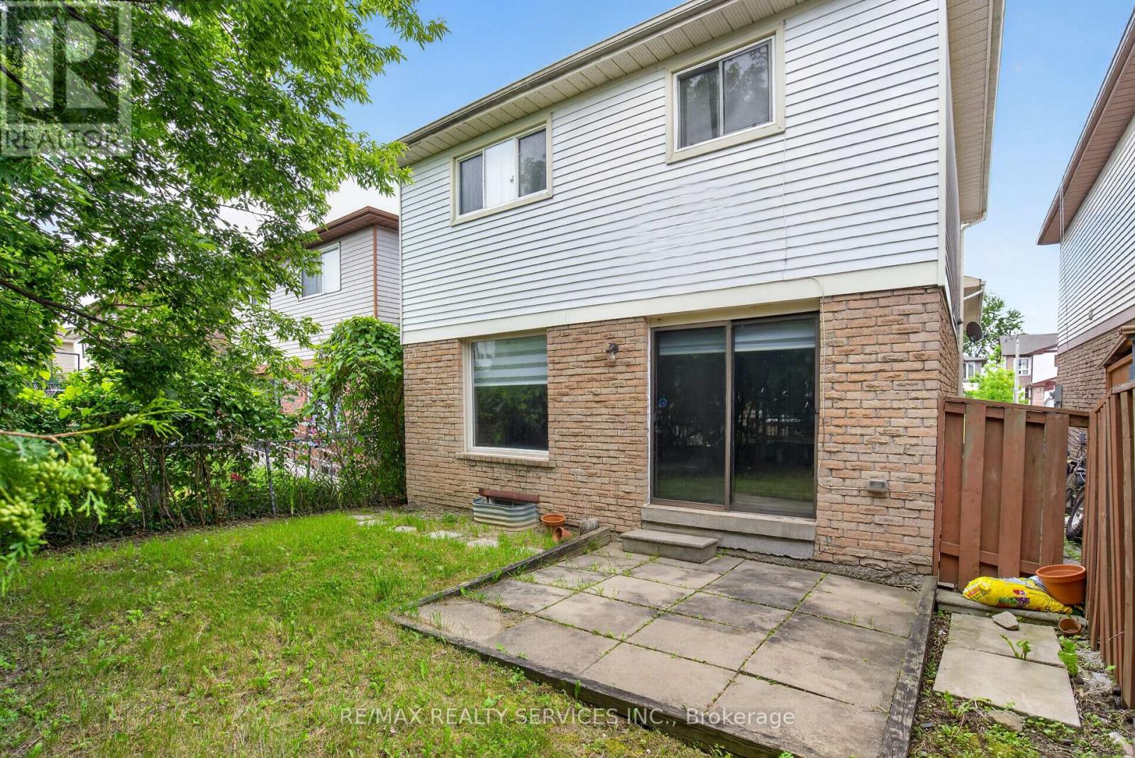 23 DAFOE CRESCENT - 48