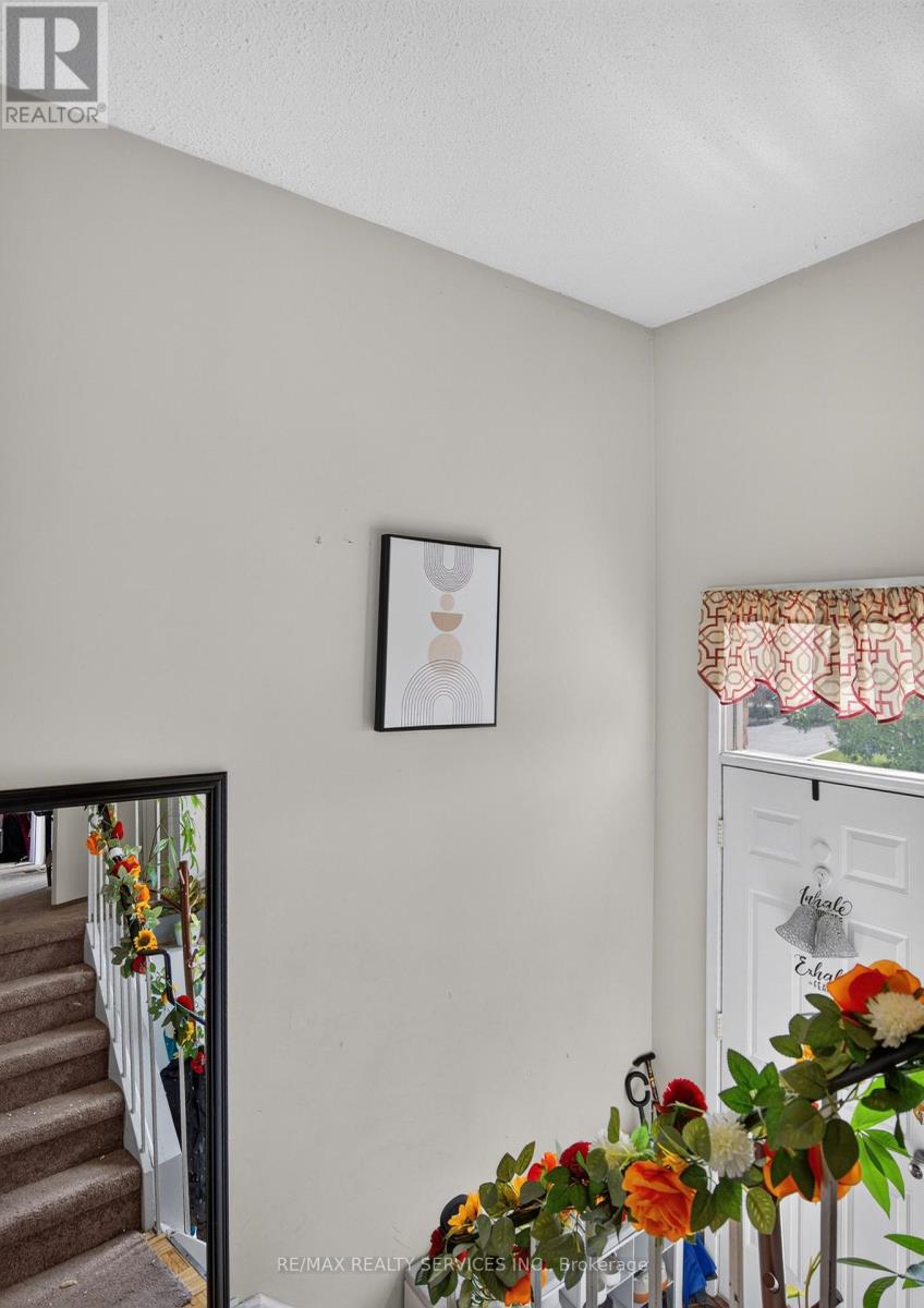 23 DAFOE CRESCENT - 5
