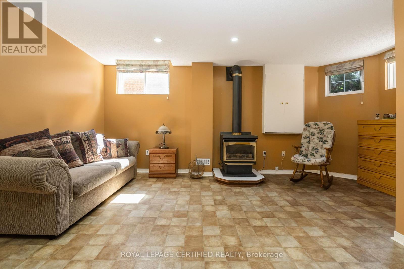 45 SPRINGVIEW DRIVE - 17