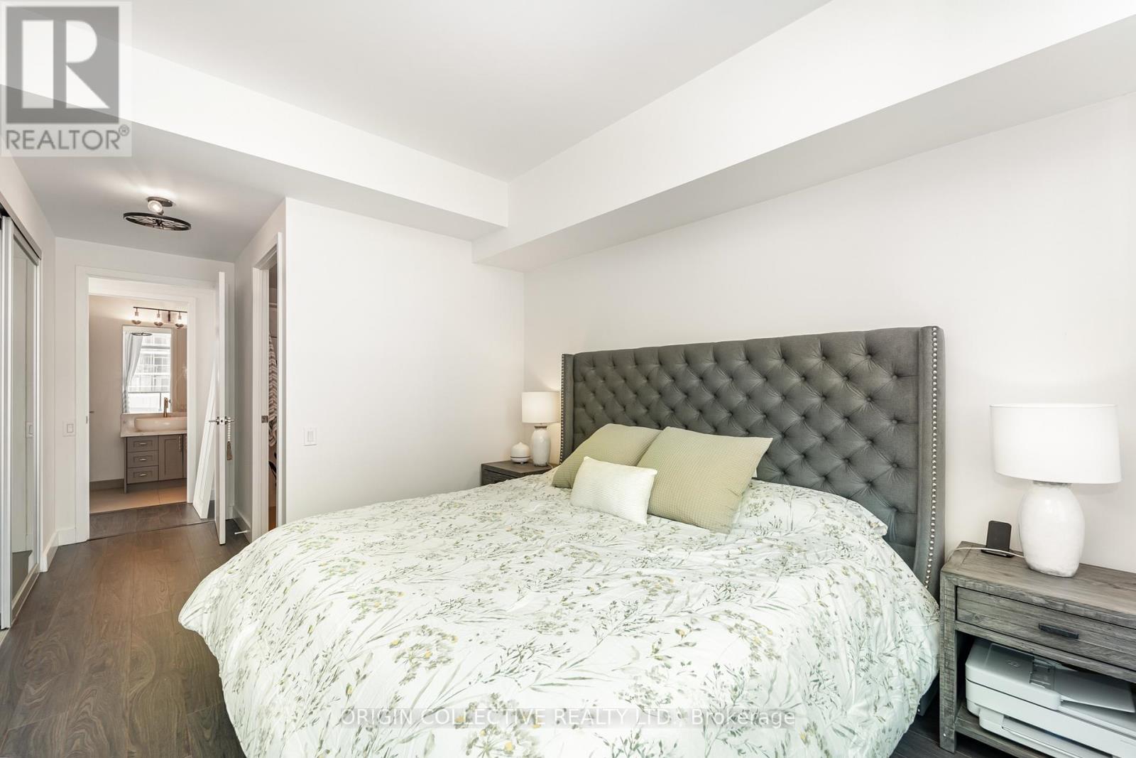 #302 105 THE QUEENSWAY AVENUE - 14