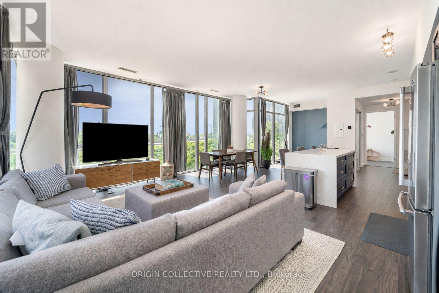 #302 105 THE QUEENSWAY AVENUE - 2