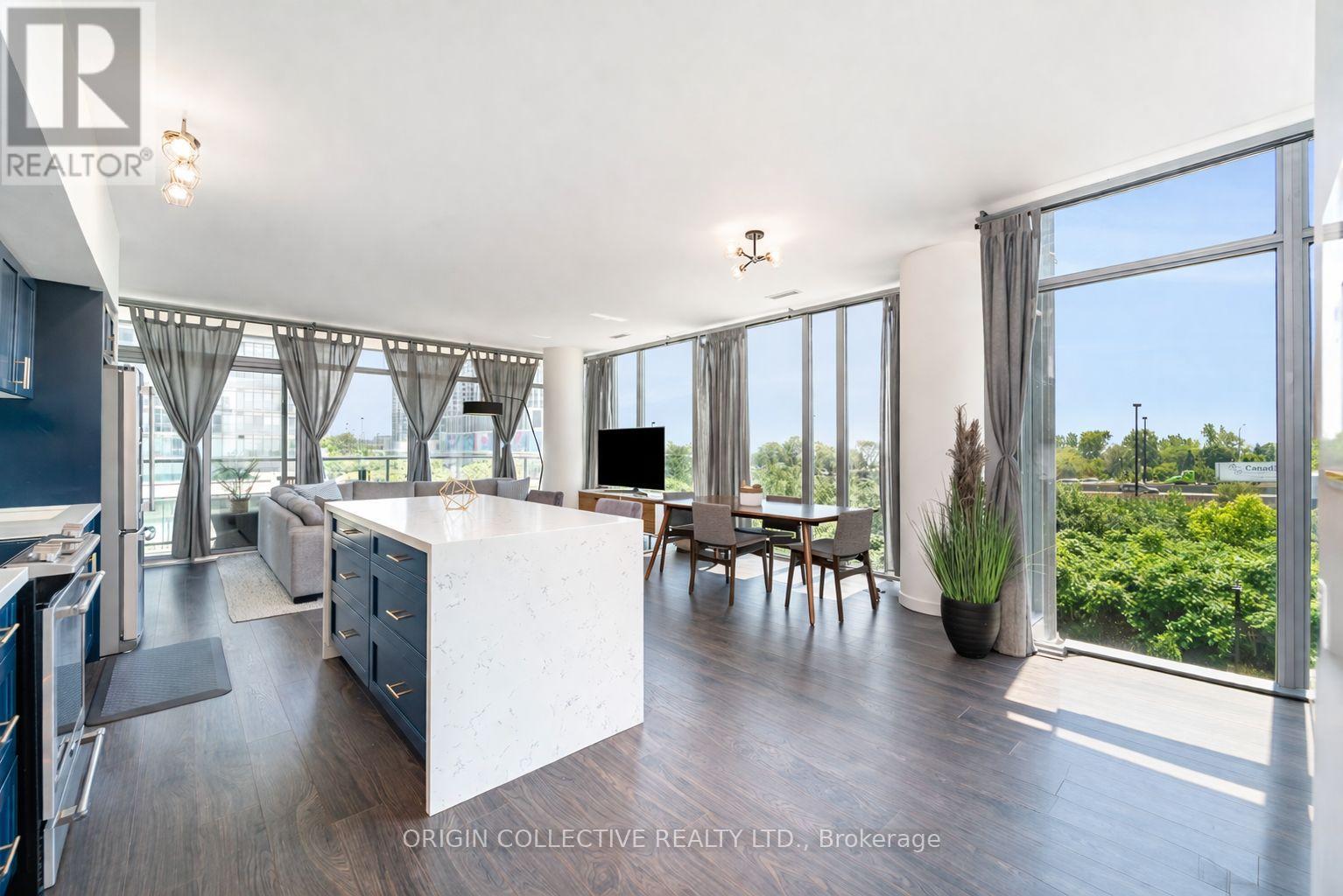 #302 105 THE QUEENSWAY AVENUE - 3