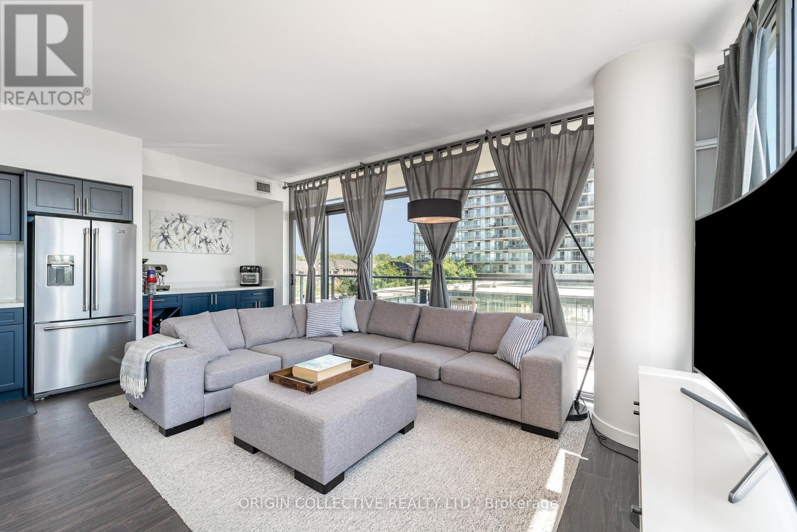 #302 105 THE QUEENSWAY AVENUE - 6