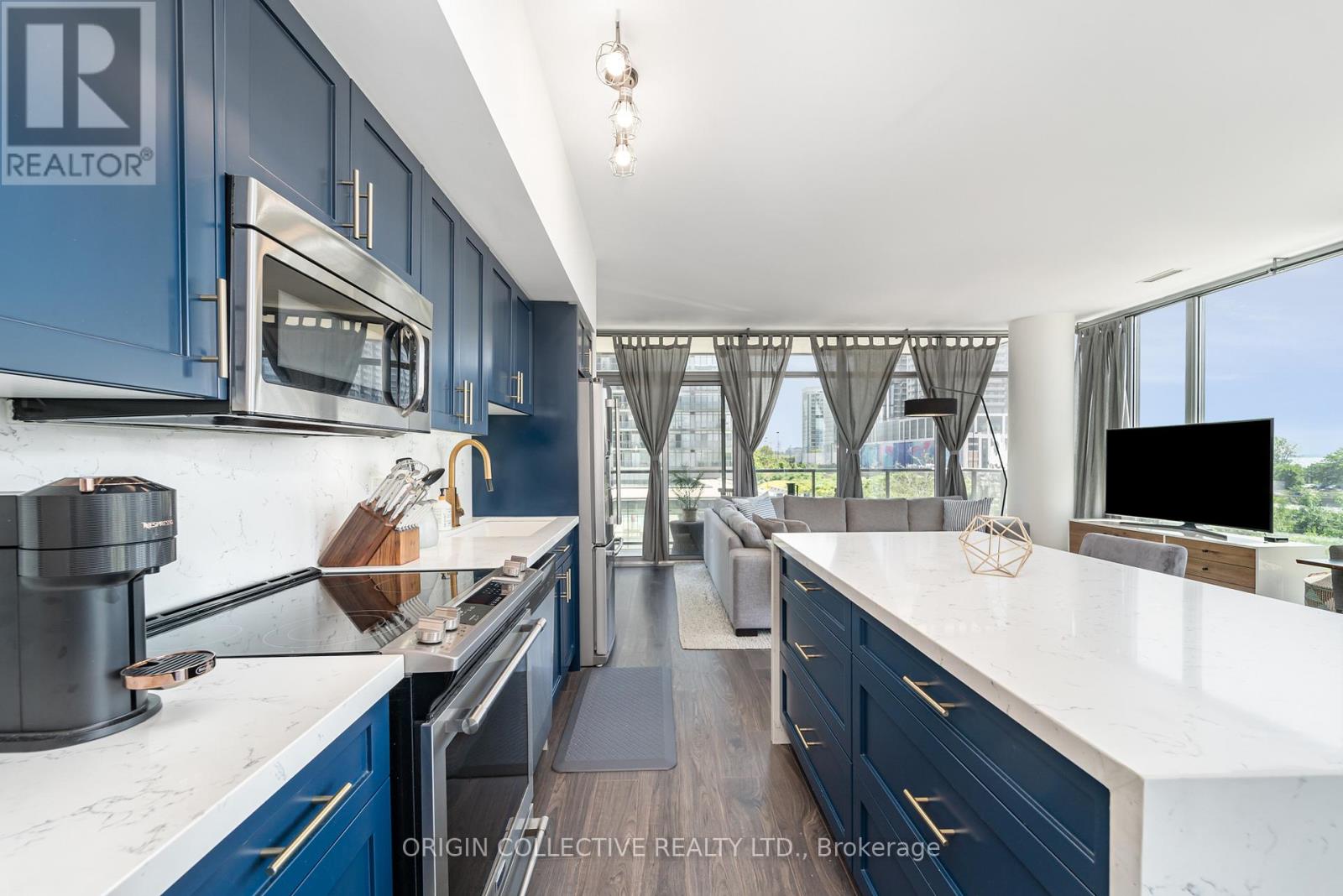 #302 105 THE QUEENSWAY AVENUE - 8