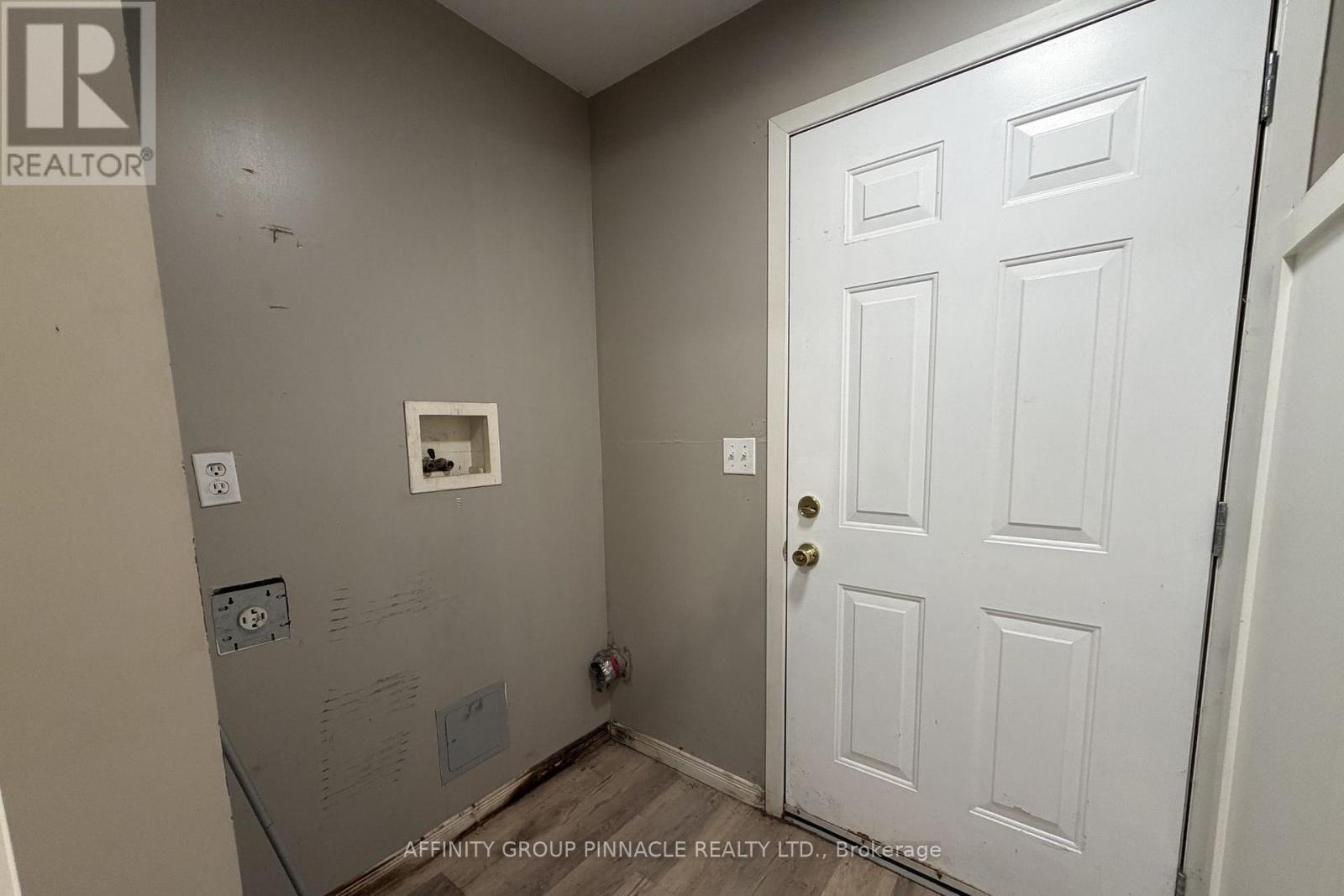 2 OAKWOOD DRIVE - 11