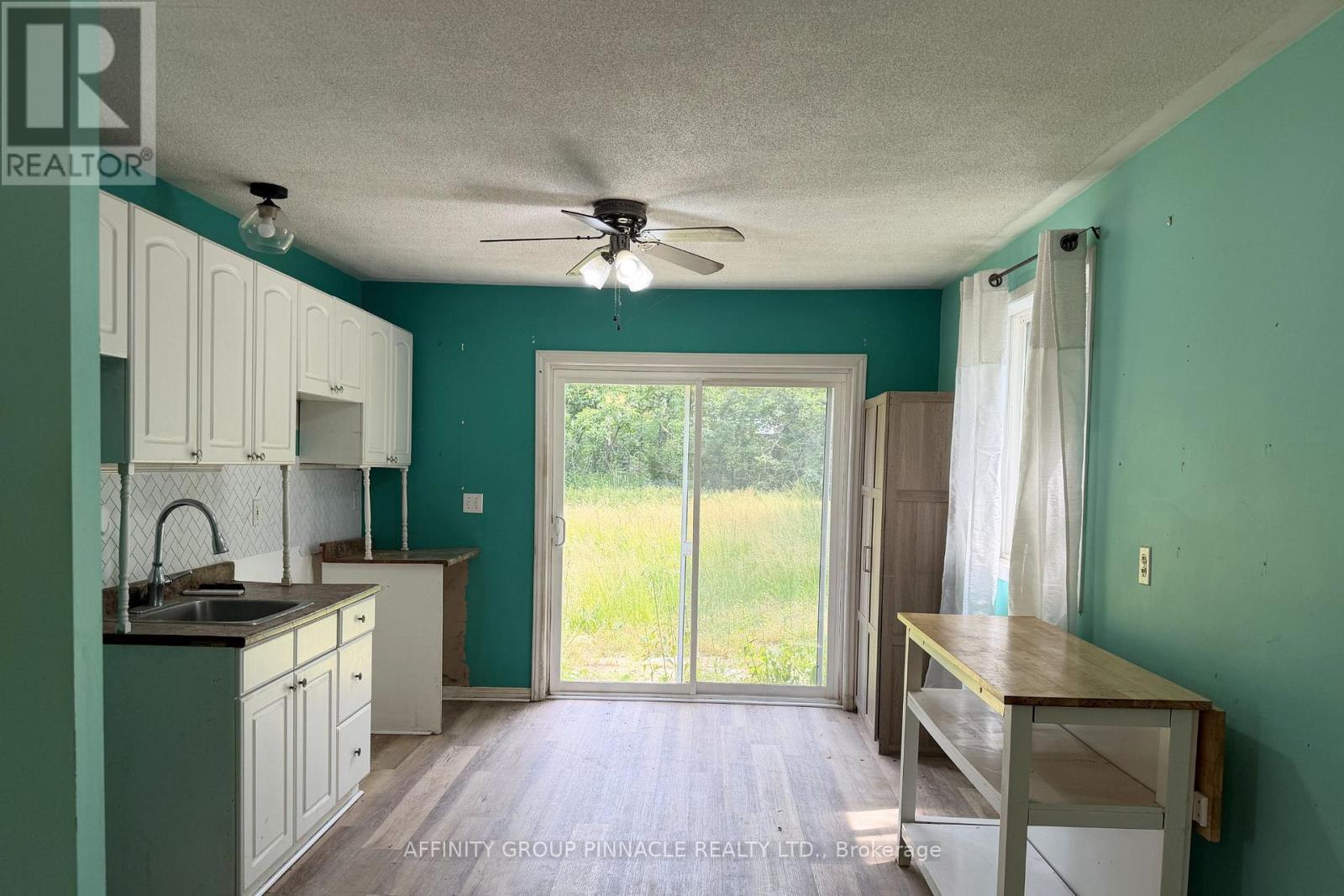 2 OAKWOOD DRIVE - 7