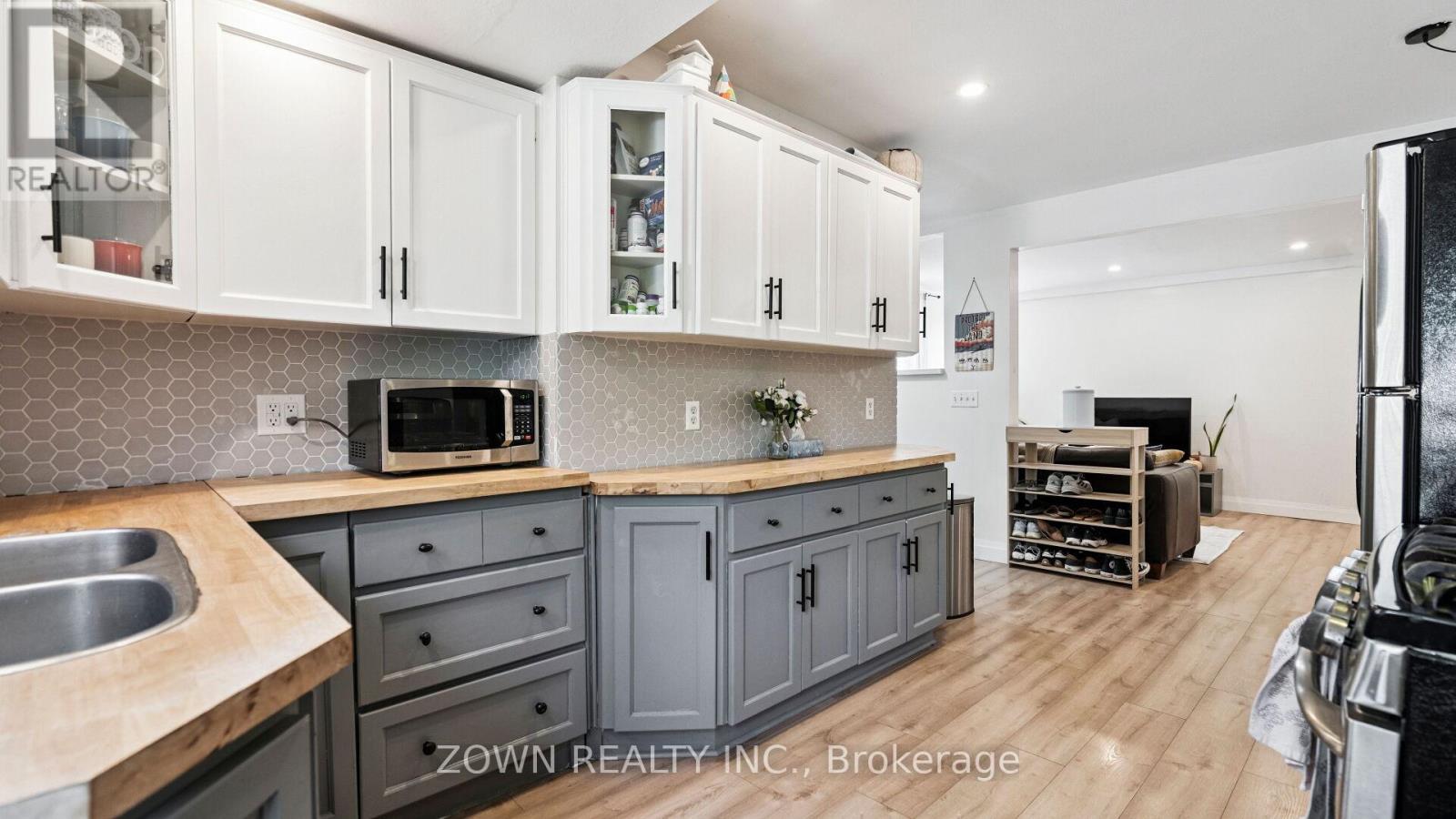 64 SHEAFFE STREET - 16
