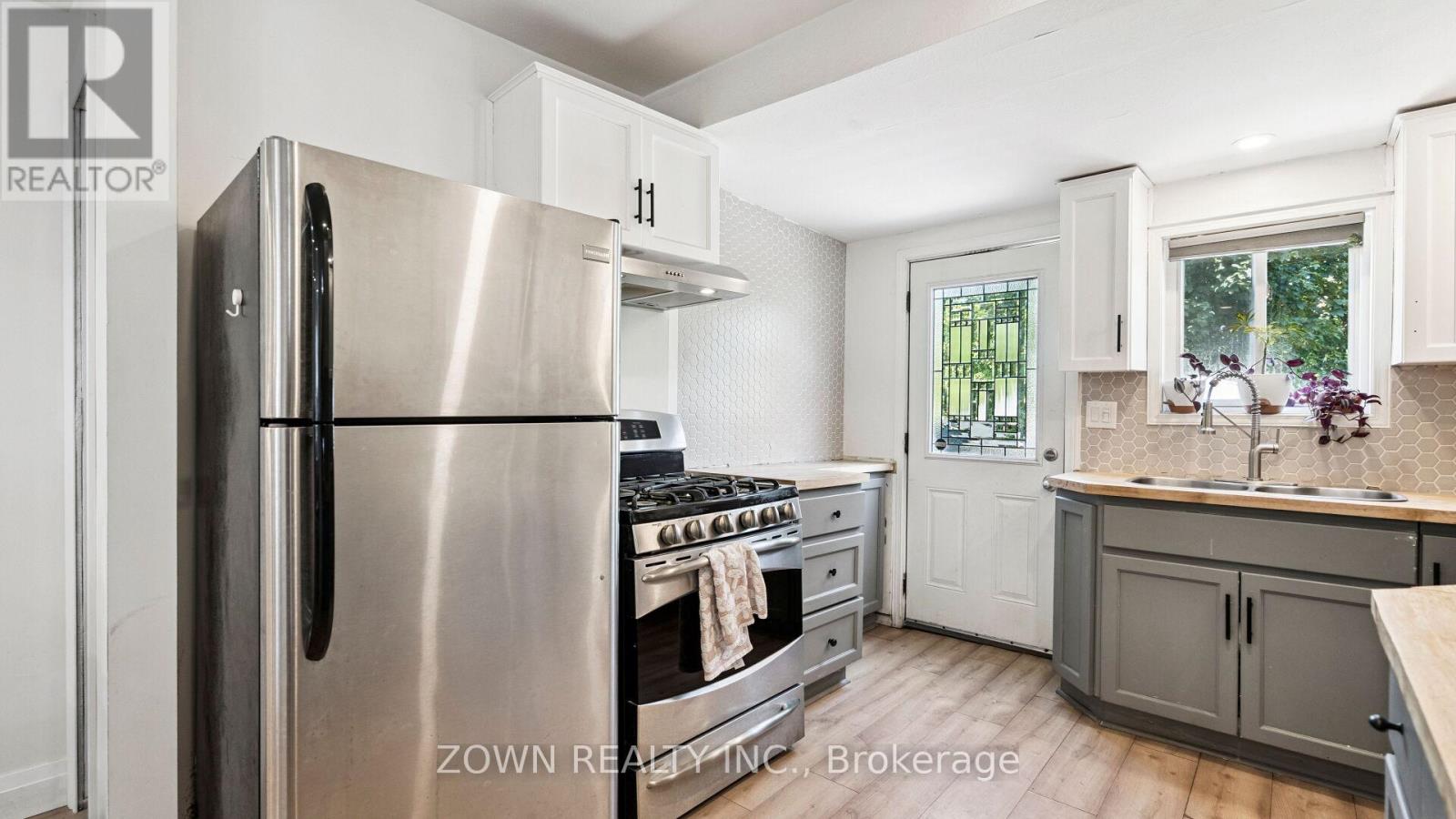 64 SHEAFFE STREET - 17