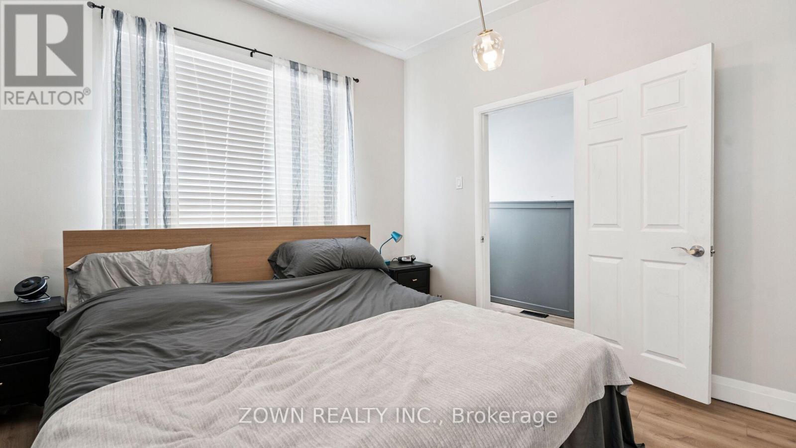 64 SHEAFFE STREET - 22