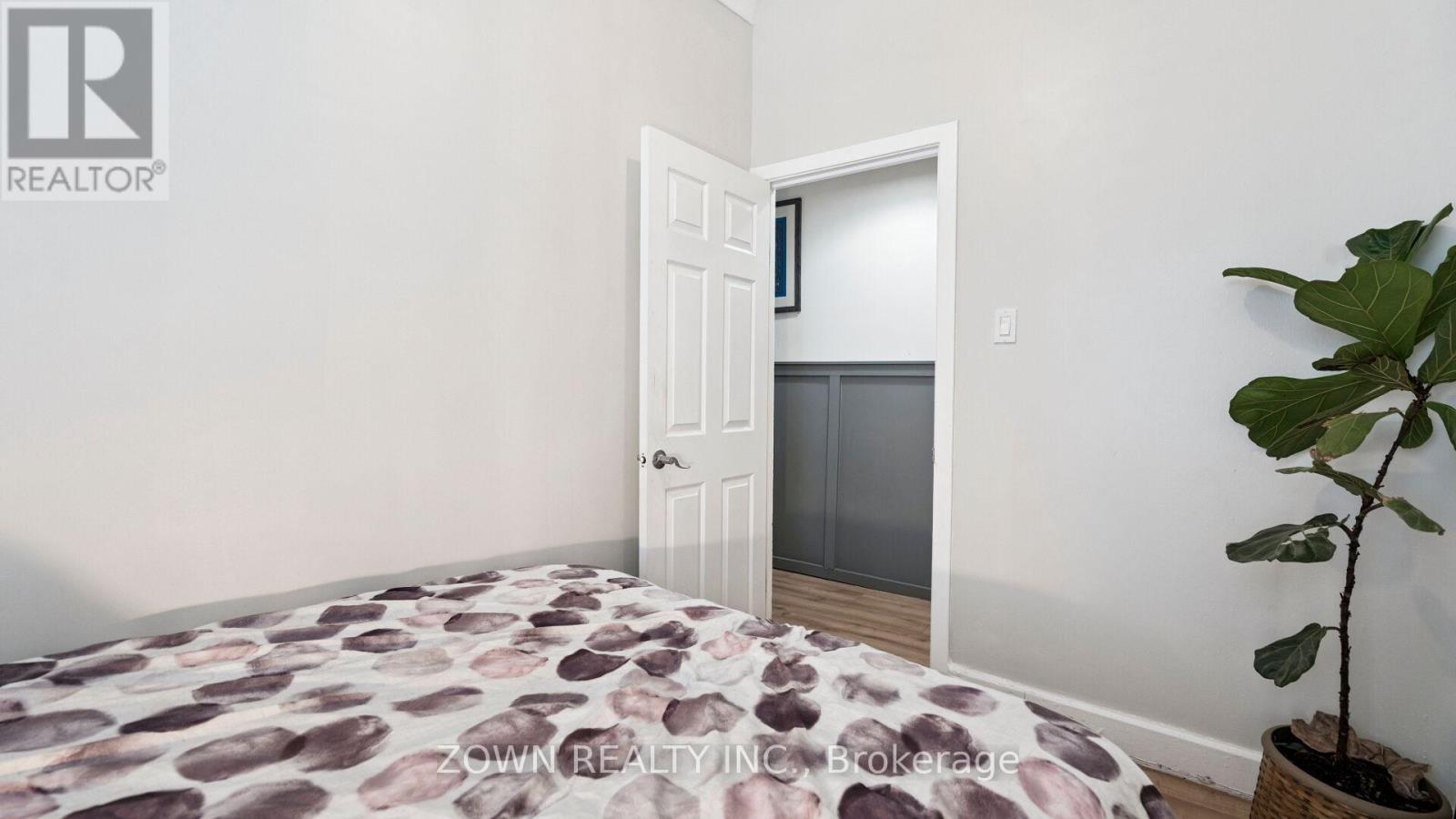 64 SHEAFFE STREET - 27