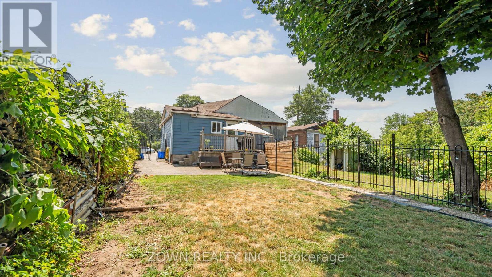 64 SHEAFFE STREET - 32