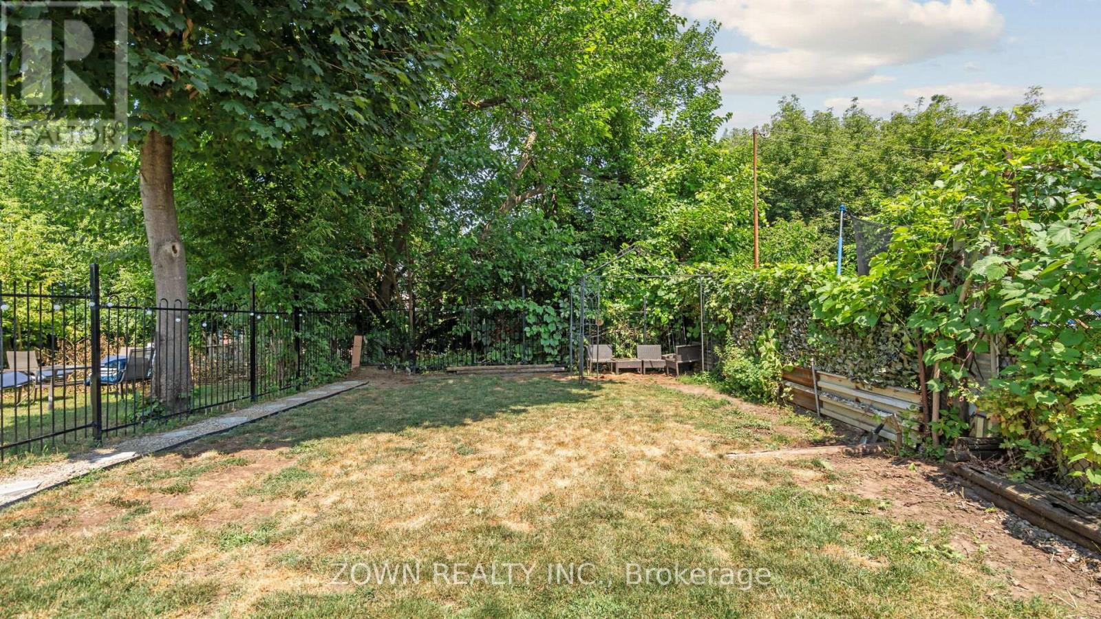 64 SHEAFFE STREET - 33