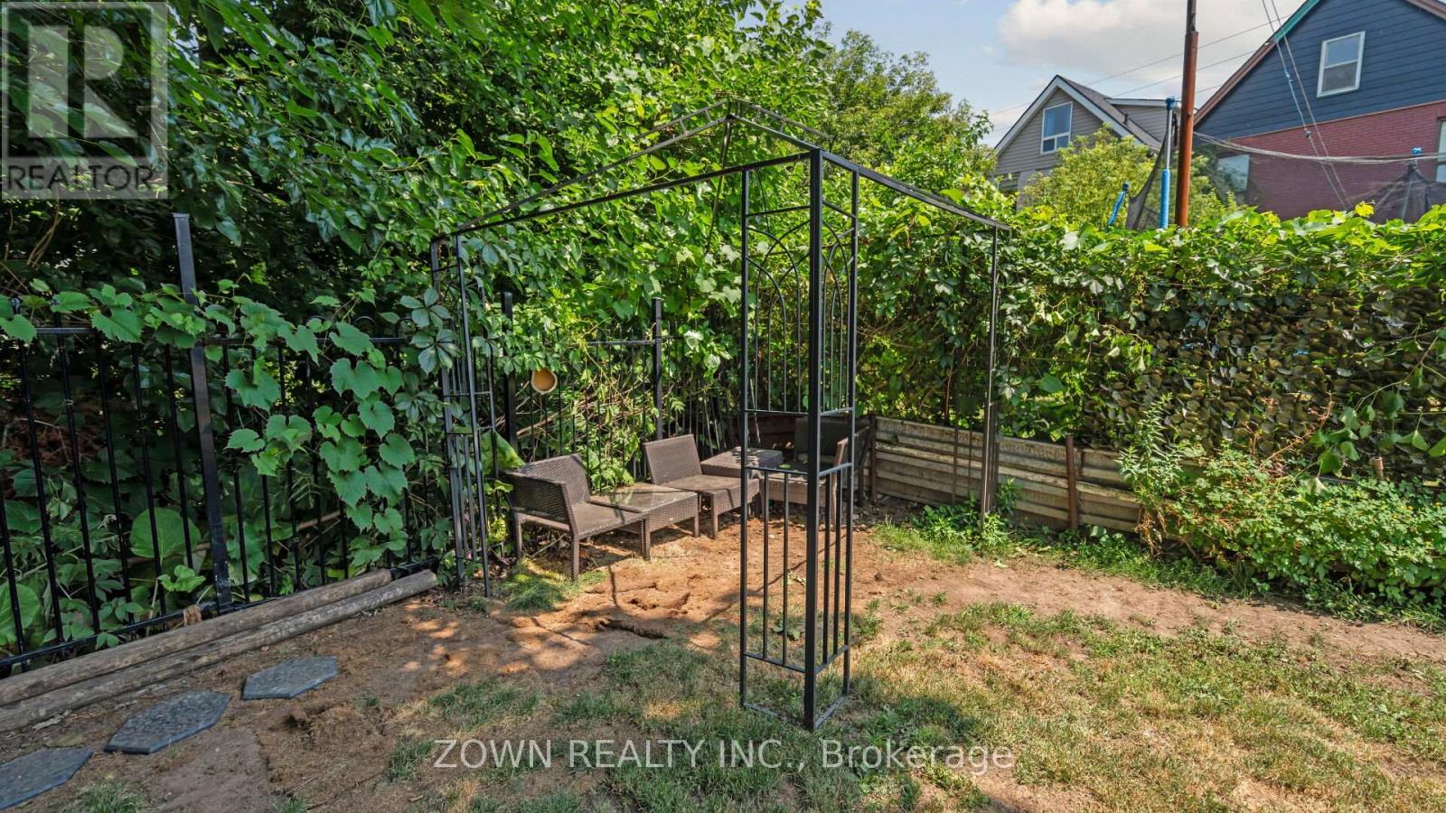 64 SHEAFFE STREET - 35