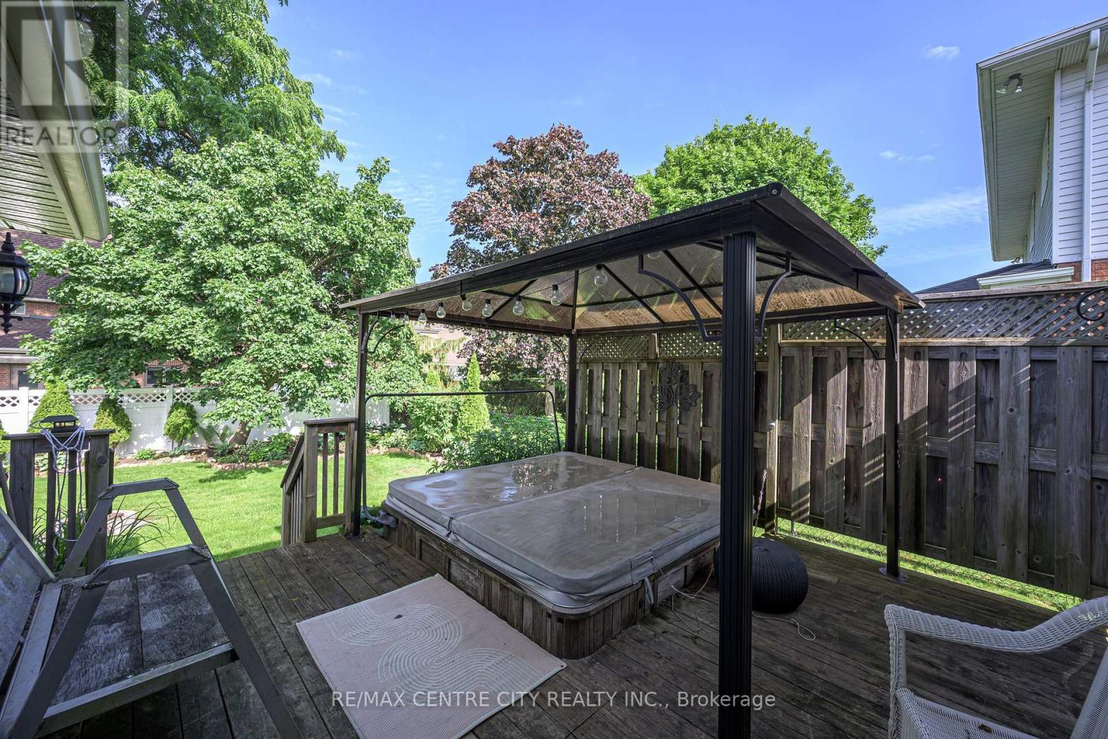 15 CAVANAUGH CRESCENT - 12