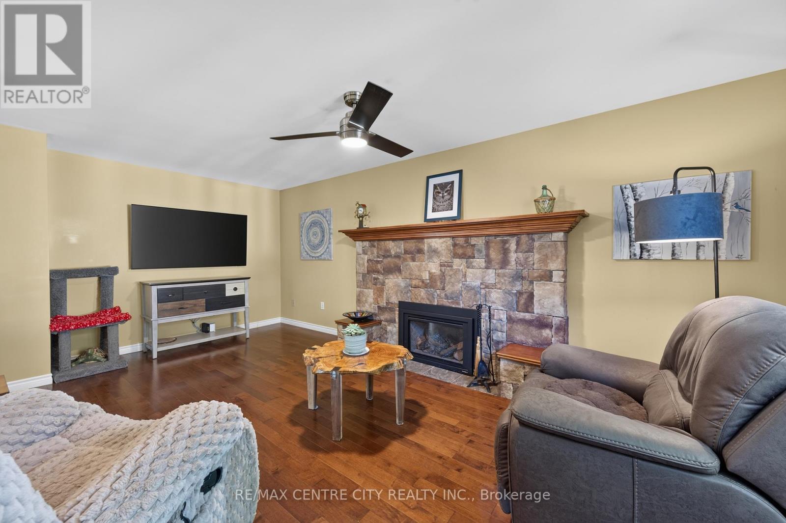 15 CAVANAUGH CRESCENT - 20