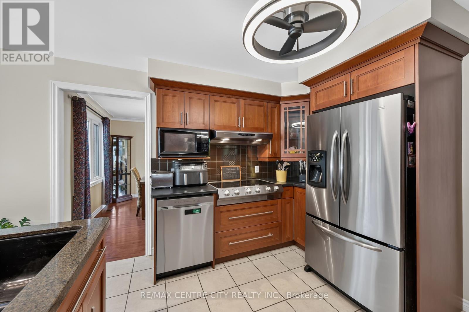 15 CAVANAUGH CRESCENT - 26