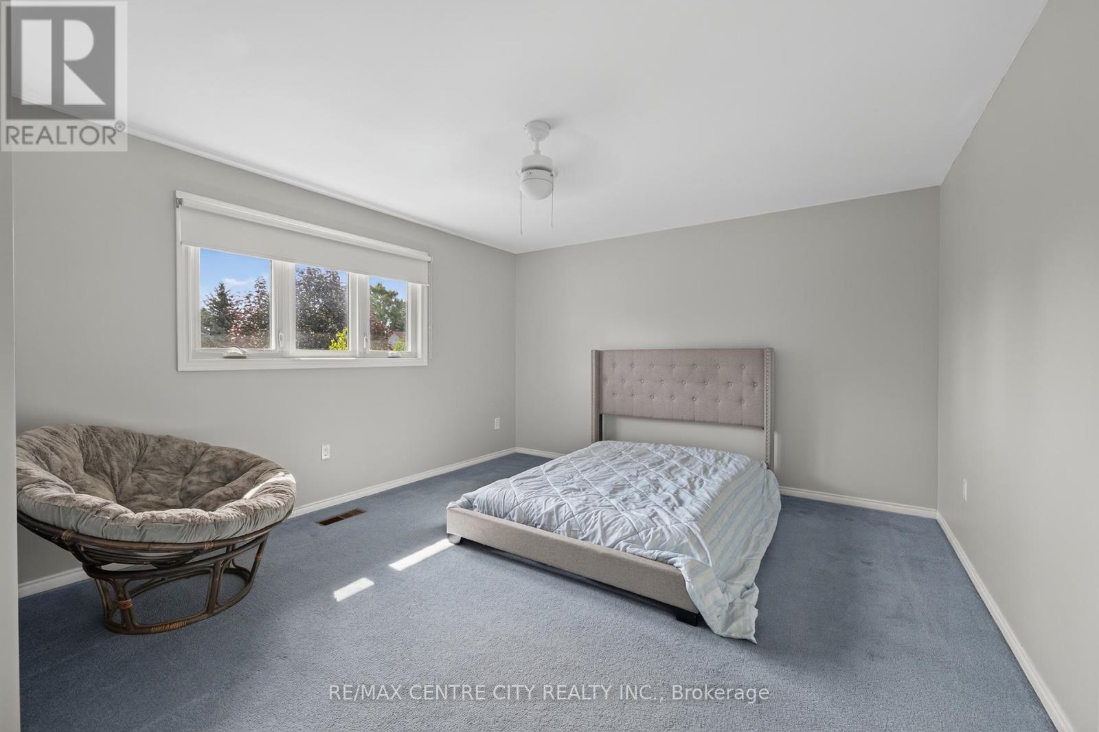 15 CAVANAUGH CRESCENT - 36