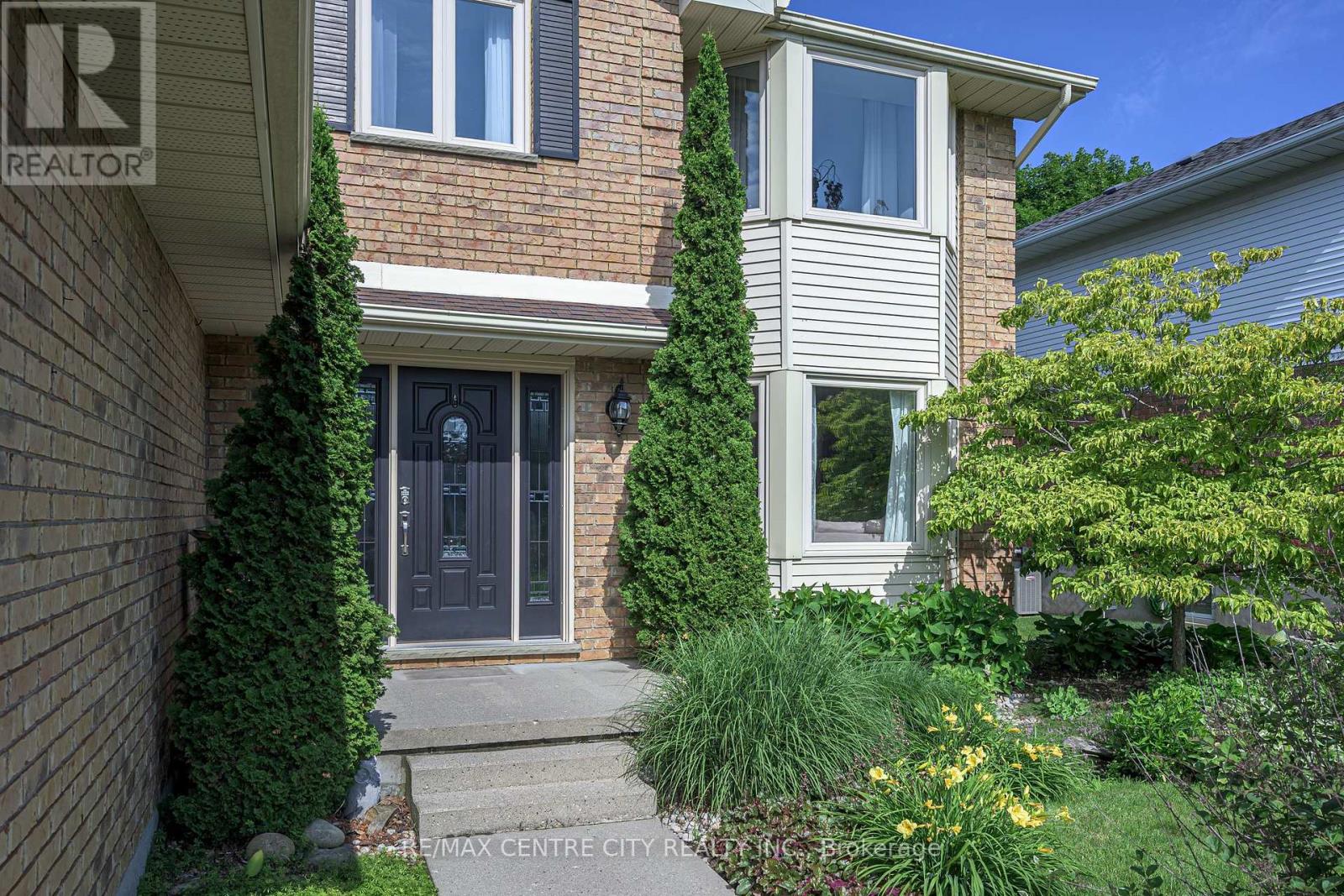 15 CAVANAUGH CRESCENT - 4
