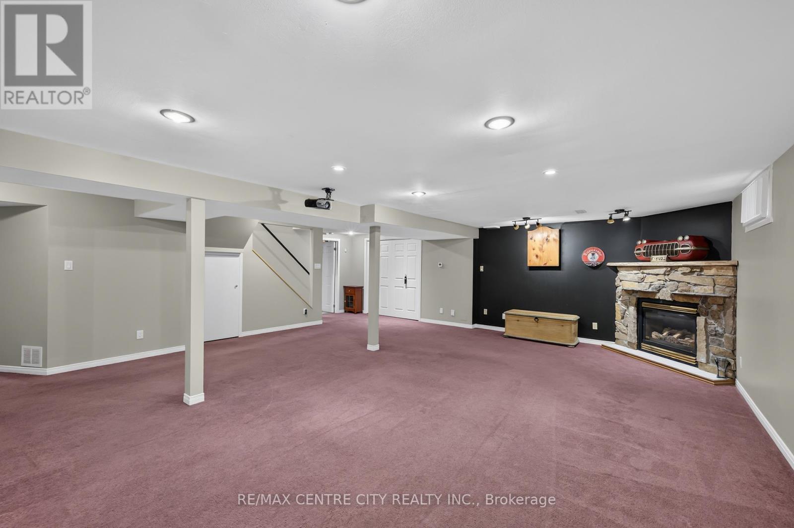 15 CAVANAUGH CRESCENT - 41